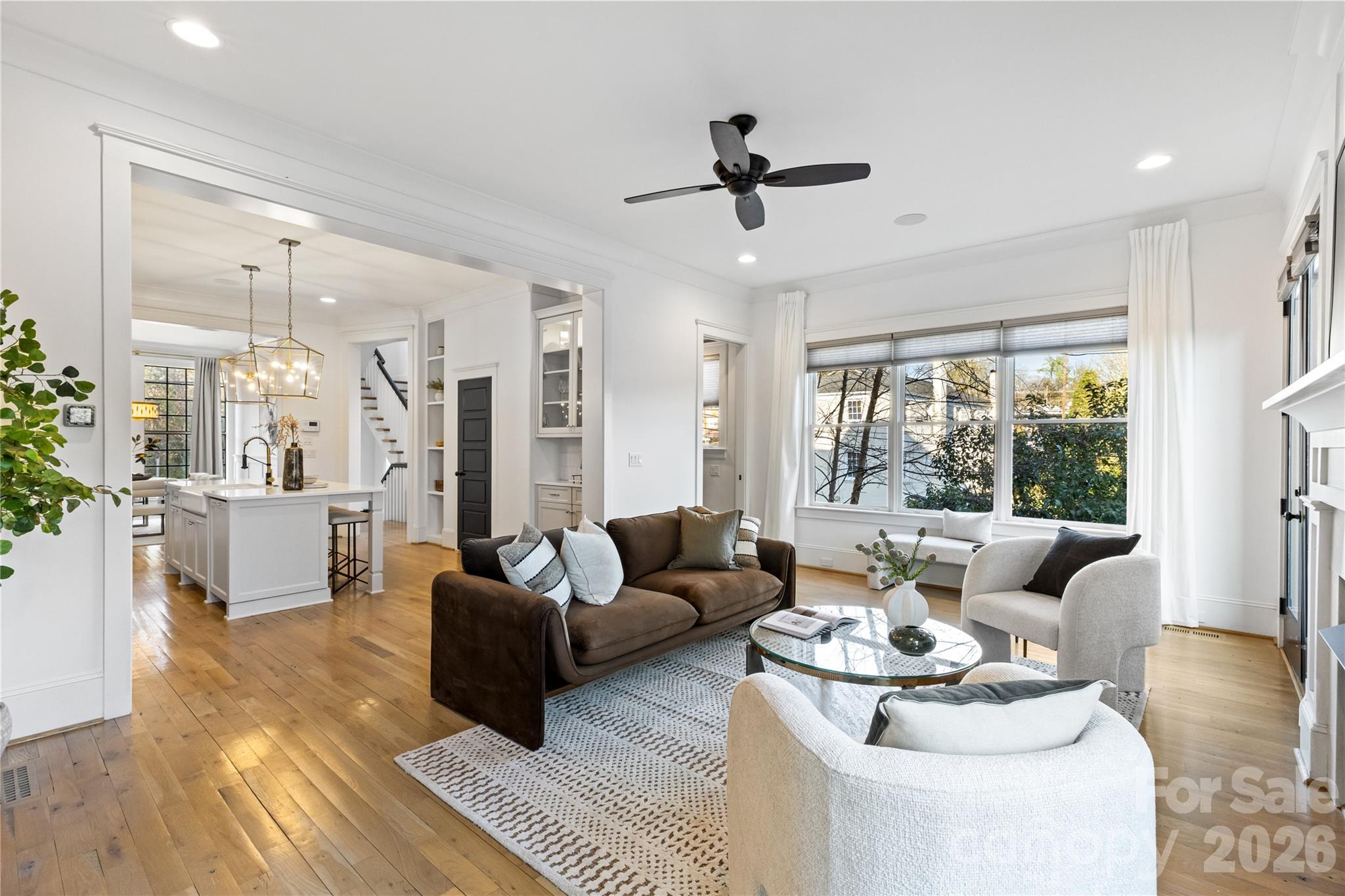 818 Ideal Way — Charlotte