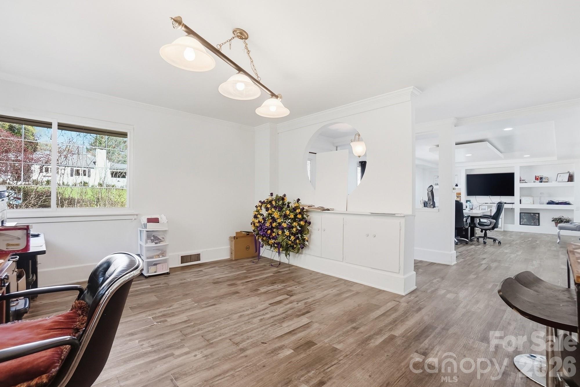 160 Glendale Avenue SE — Concord