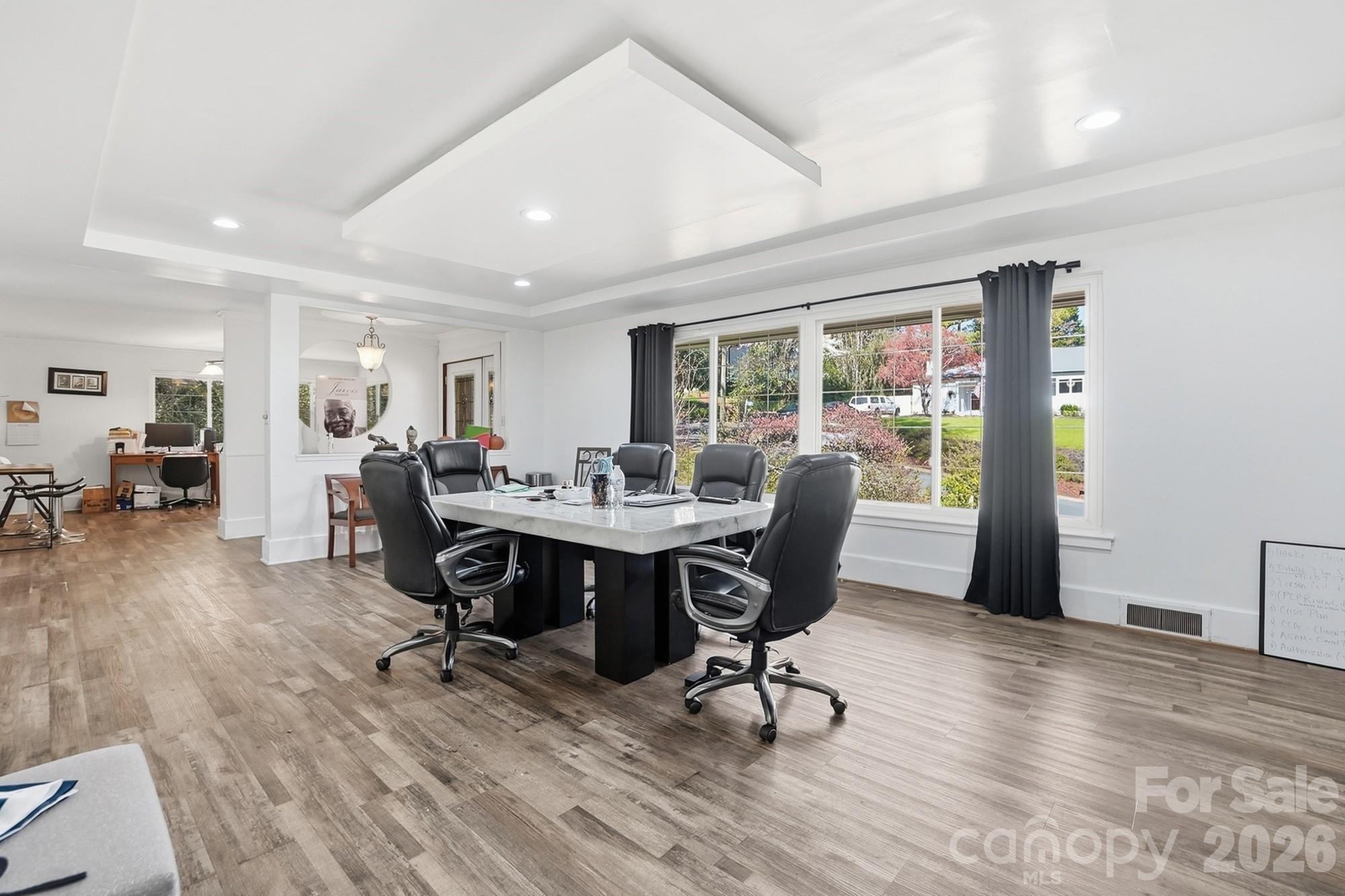 160 Glendale Avenue SE — Concord