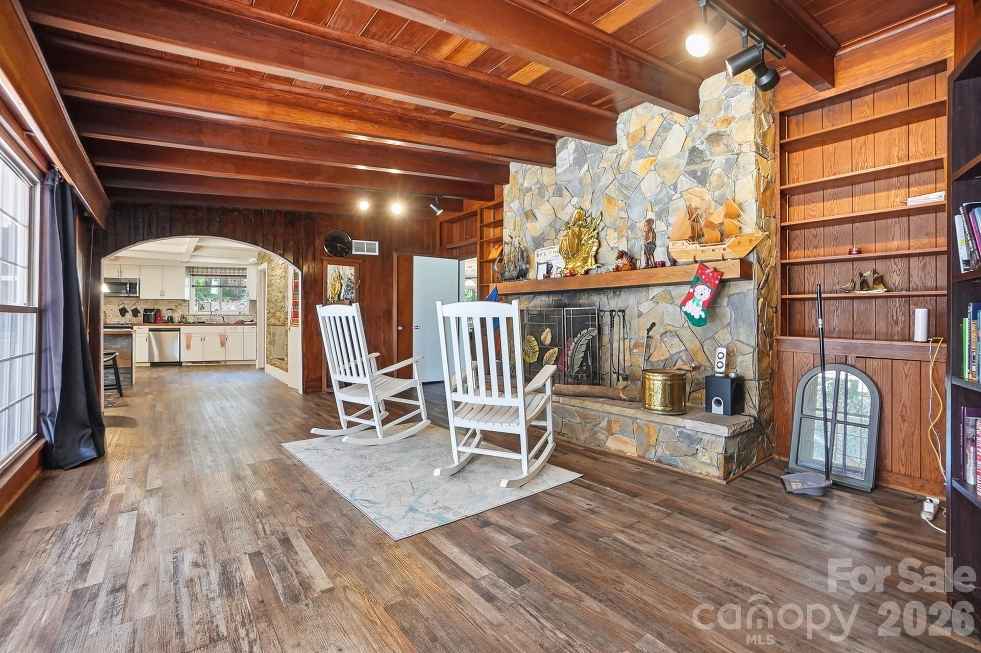 160 Glendale Avenue SE — Concord