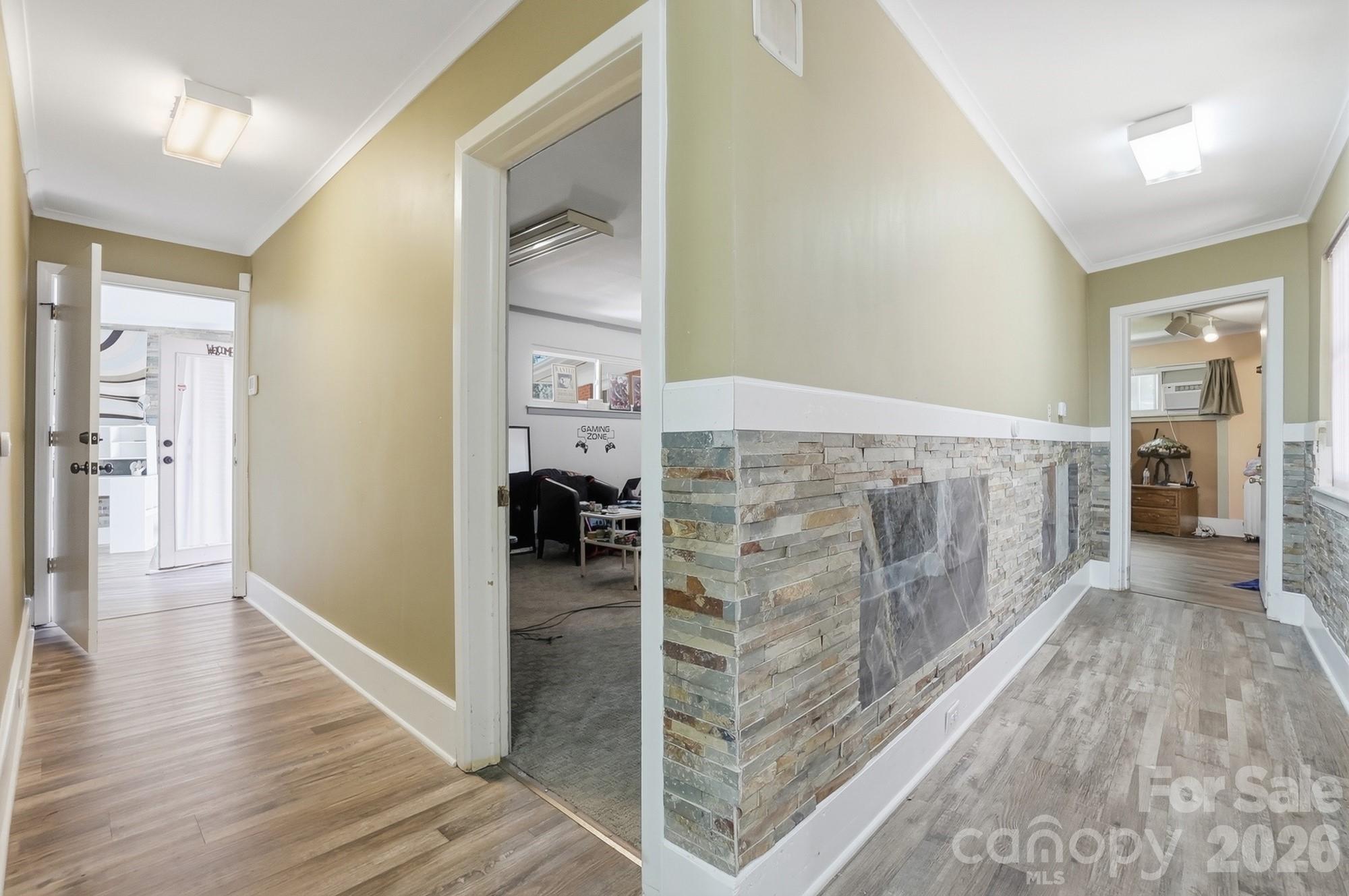 160 Glendale Avenue SE — Concord