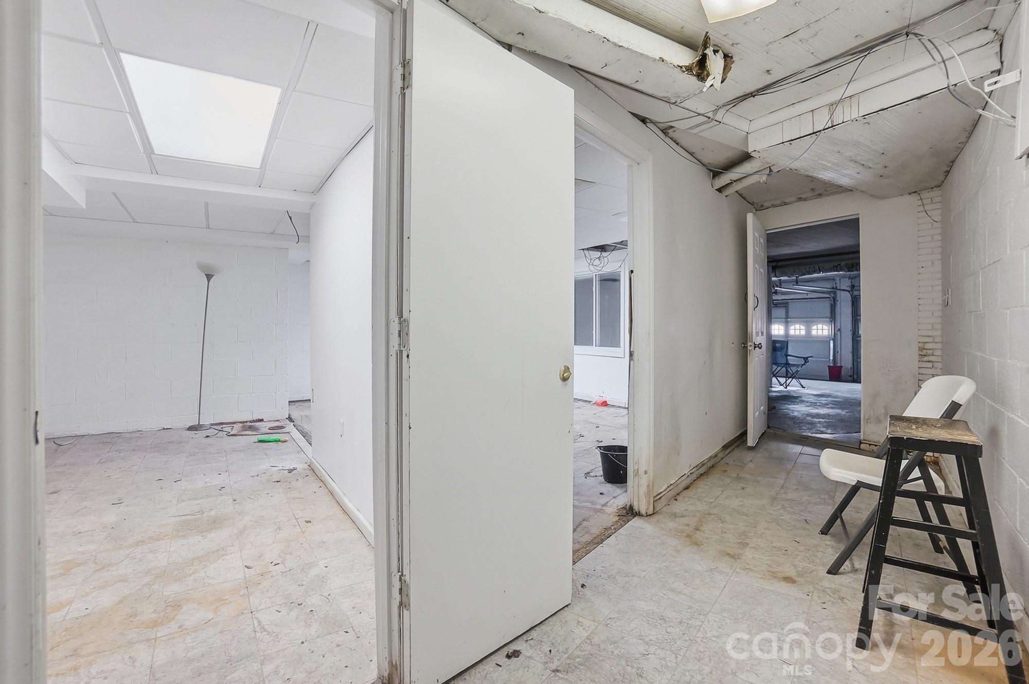 160 Glendale Avenue SE — Concord