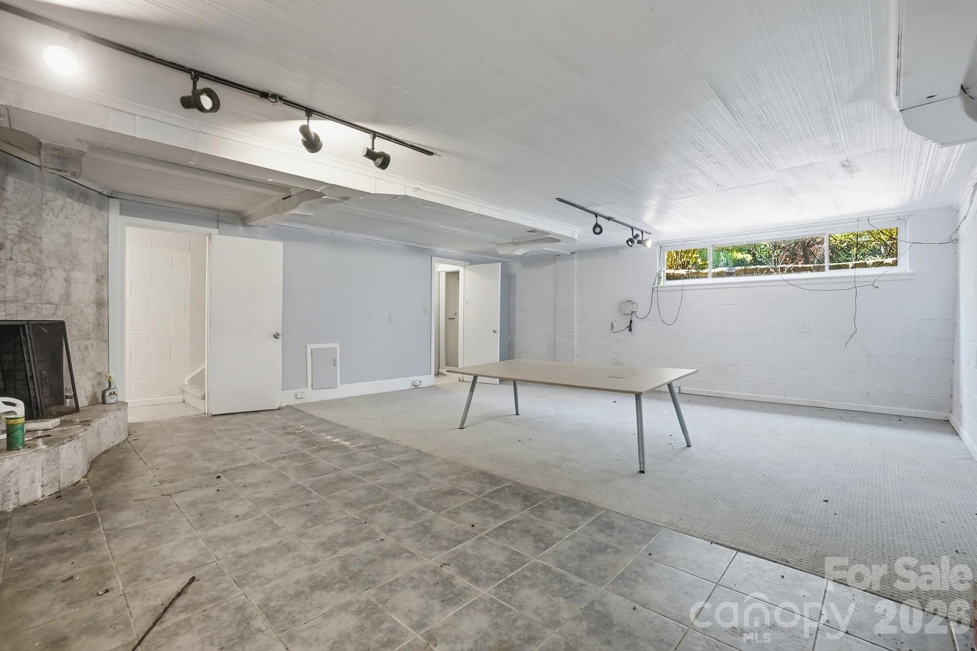 160 Glendale Avenue SE — Concord