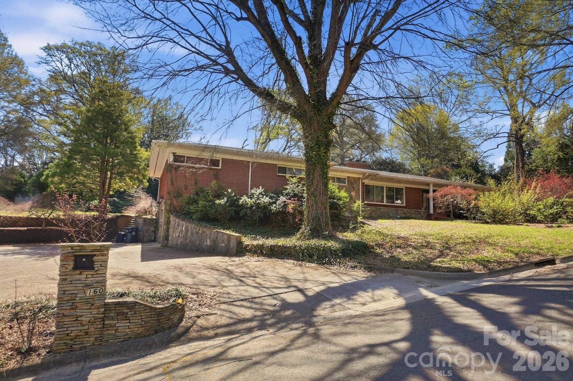 160 Glendale Avenue SE — Concord
