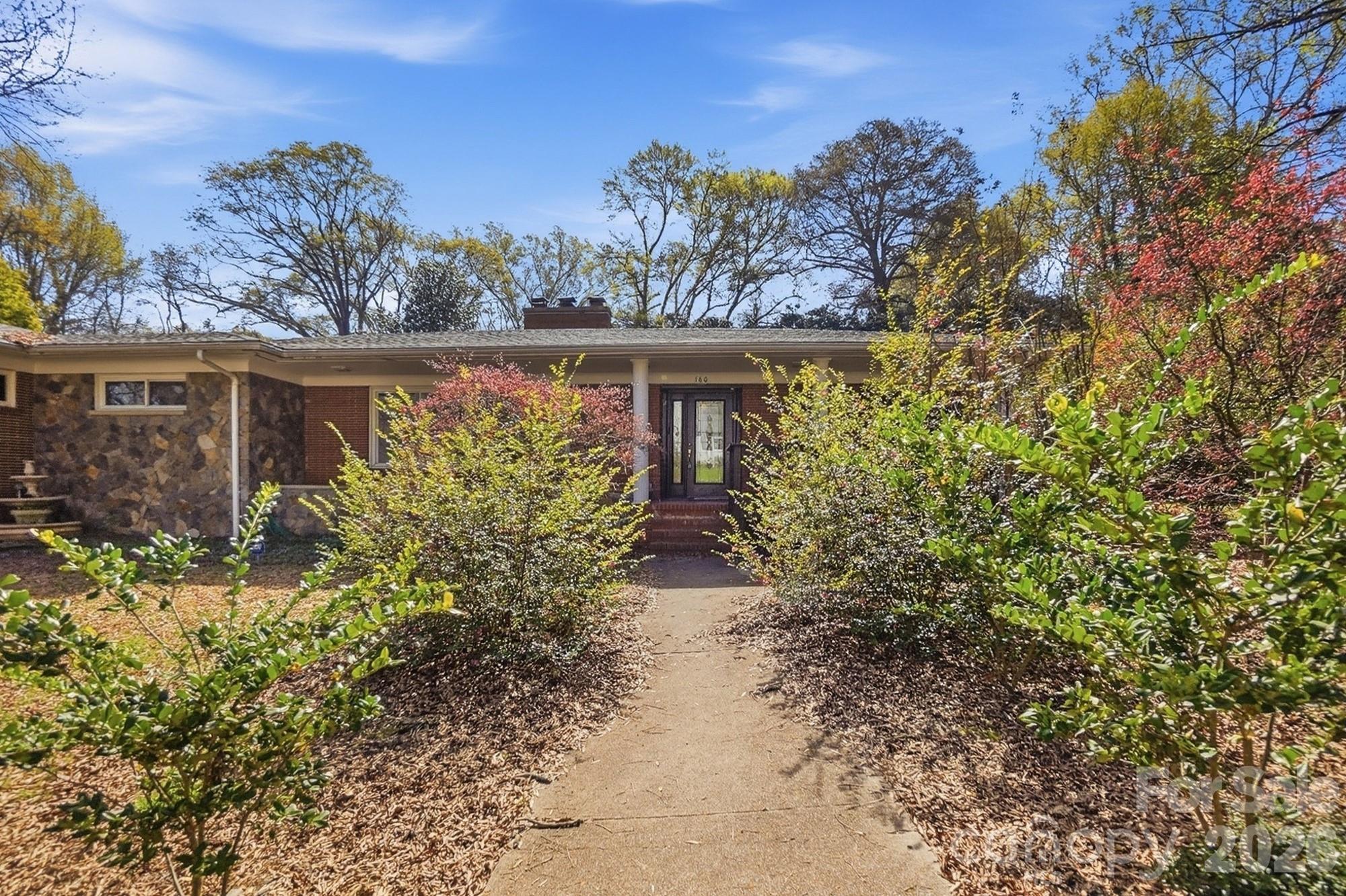 160 Glendale Avenue SE — Concord