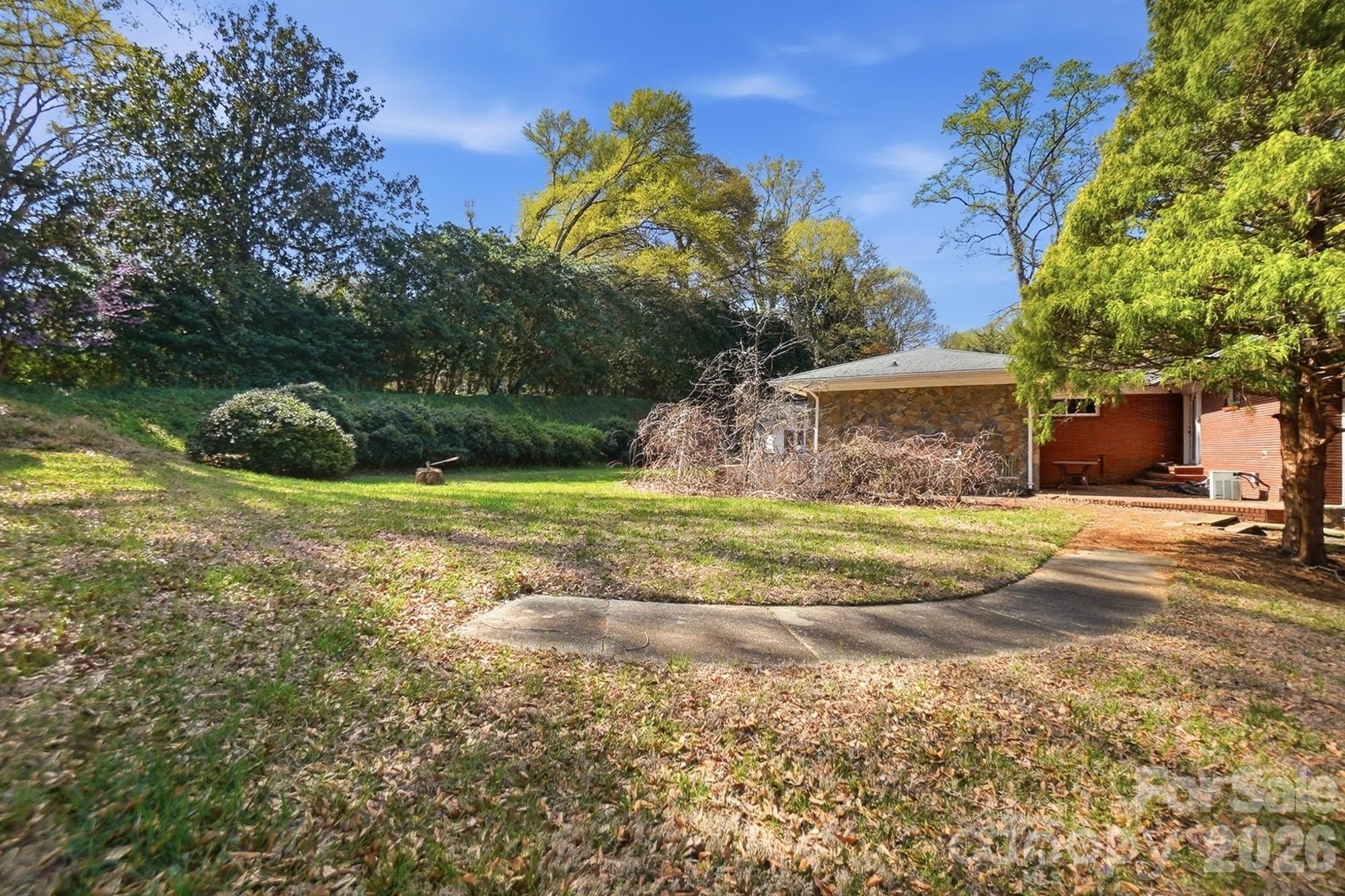 160 Glendale Avenue SE — Concord