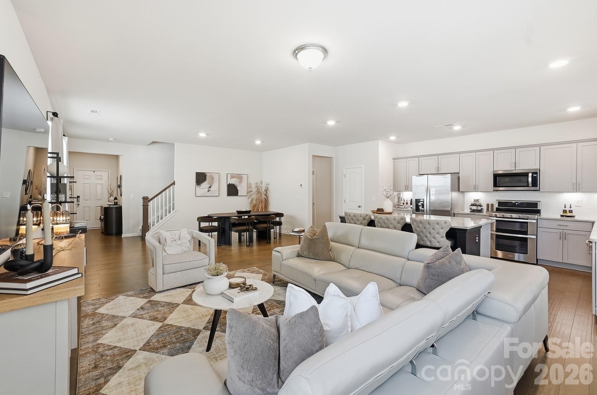 3039 Glenn Hope Way — Matthews
