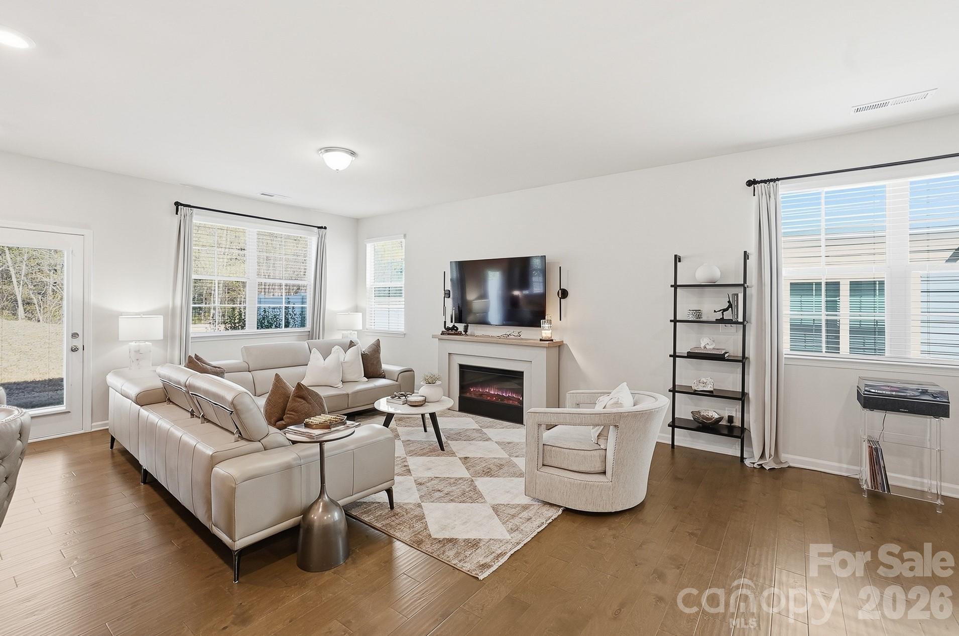 3039 Glenn Hope Way — Matthews