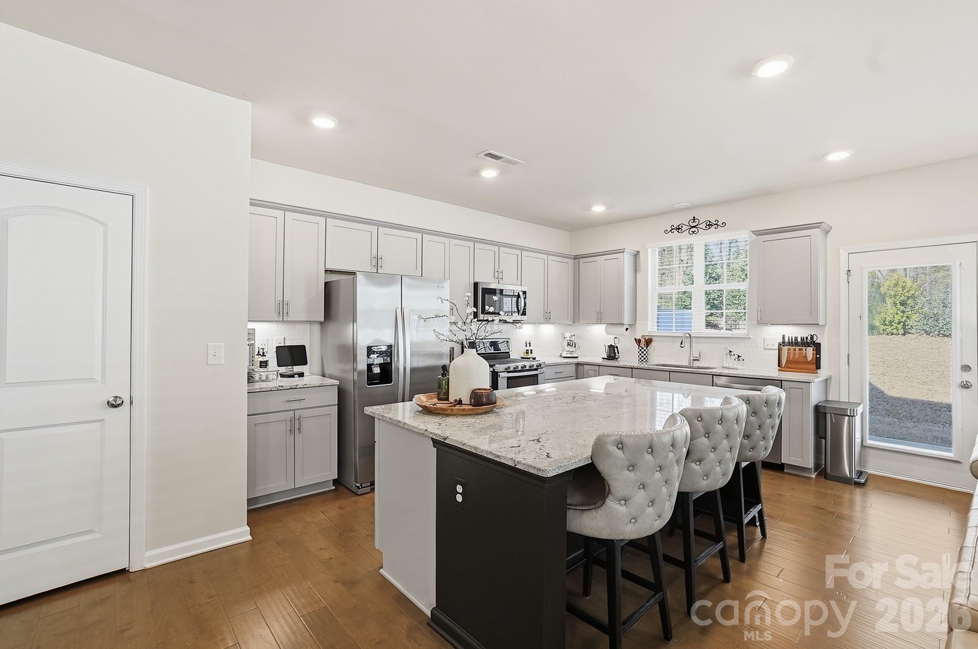 3039 Glenn Hope Way — Matthews