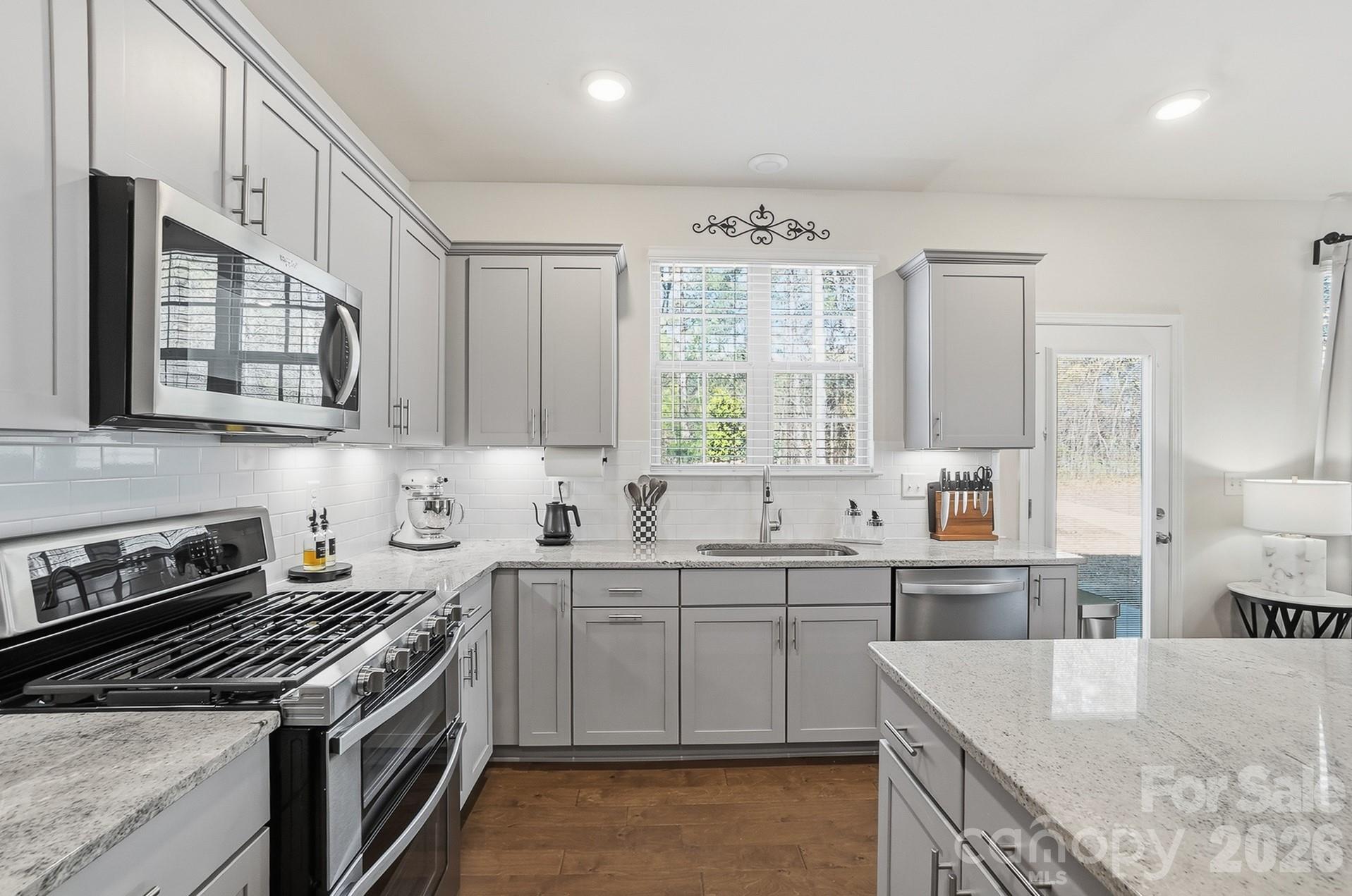 3039 Glenn Hope Way — Matthews
