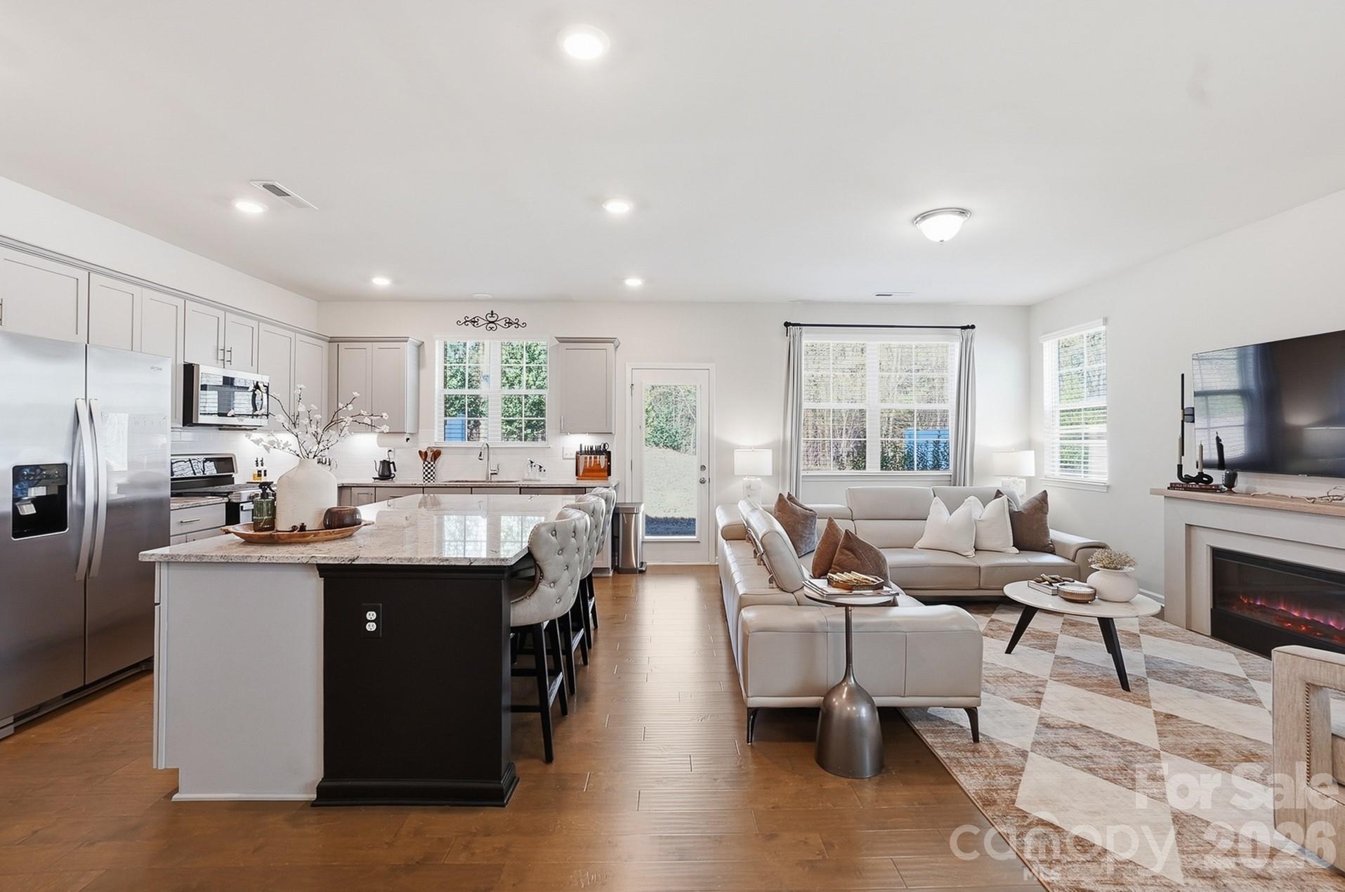 3039 Glenn Hope Way — Matthews
