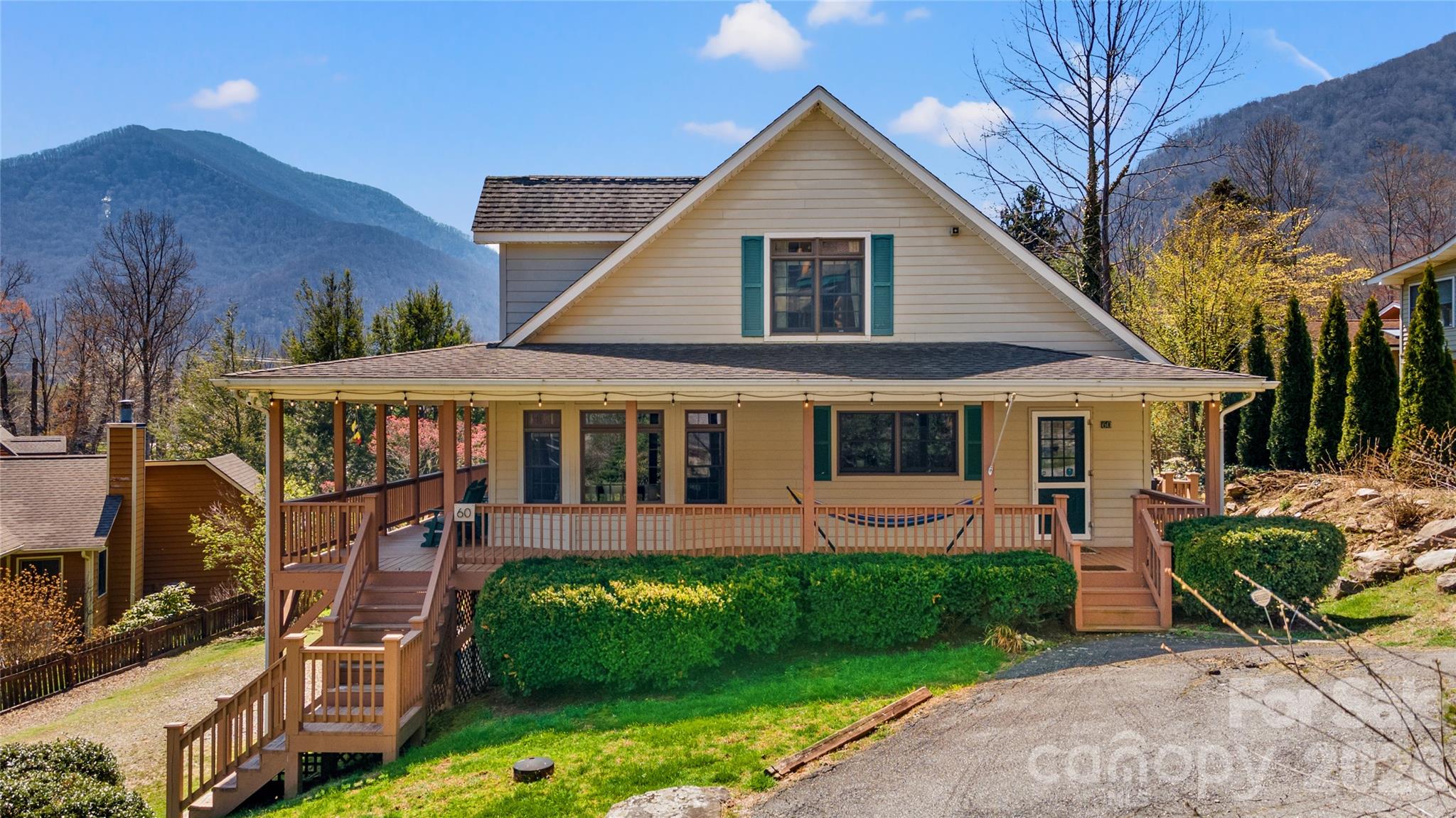60 Rolling Lane — Maggie Valley