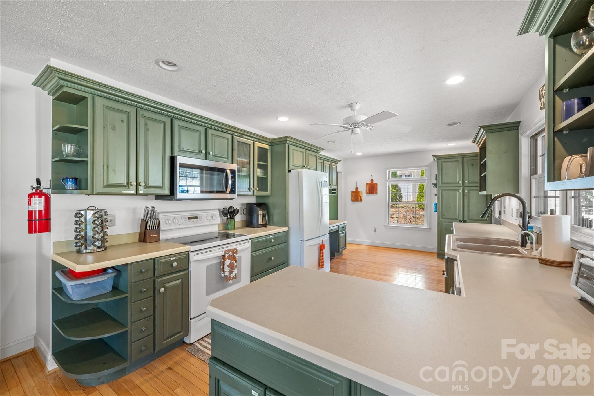 60 Rolling Lane — Maggie Valley