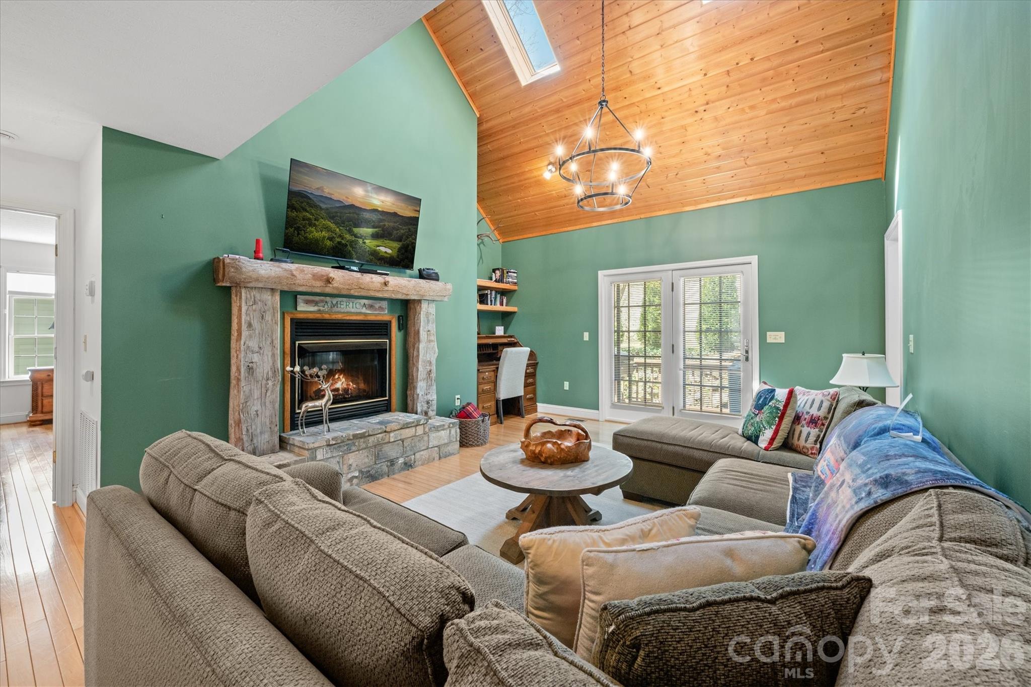60 Rolling Lane — Maggie Valley