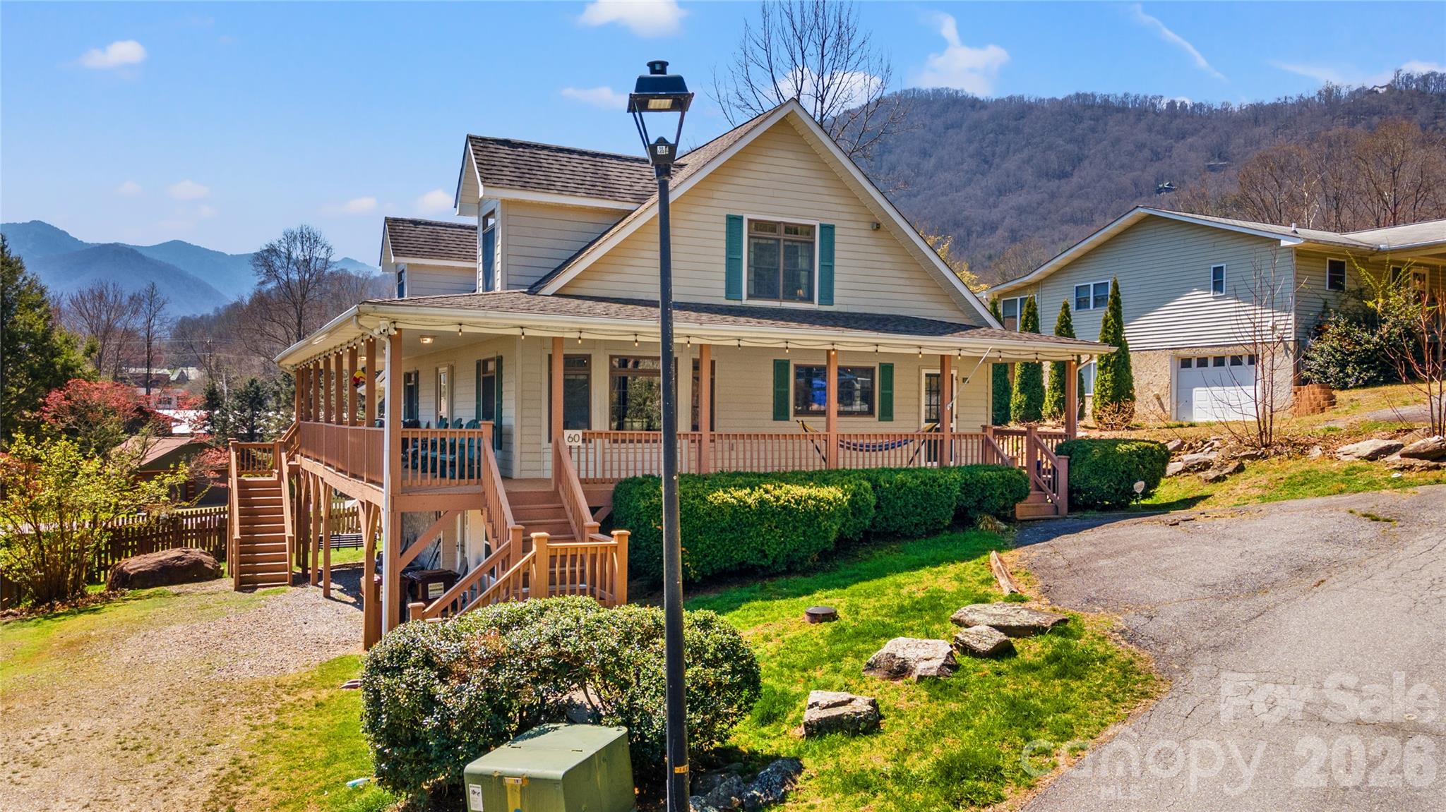 60 Rolling Lane — Maggie Valley