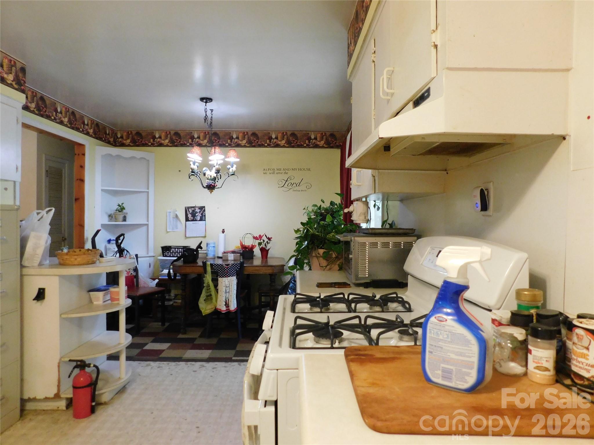 124 Jeff Street — Hendersonville
