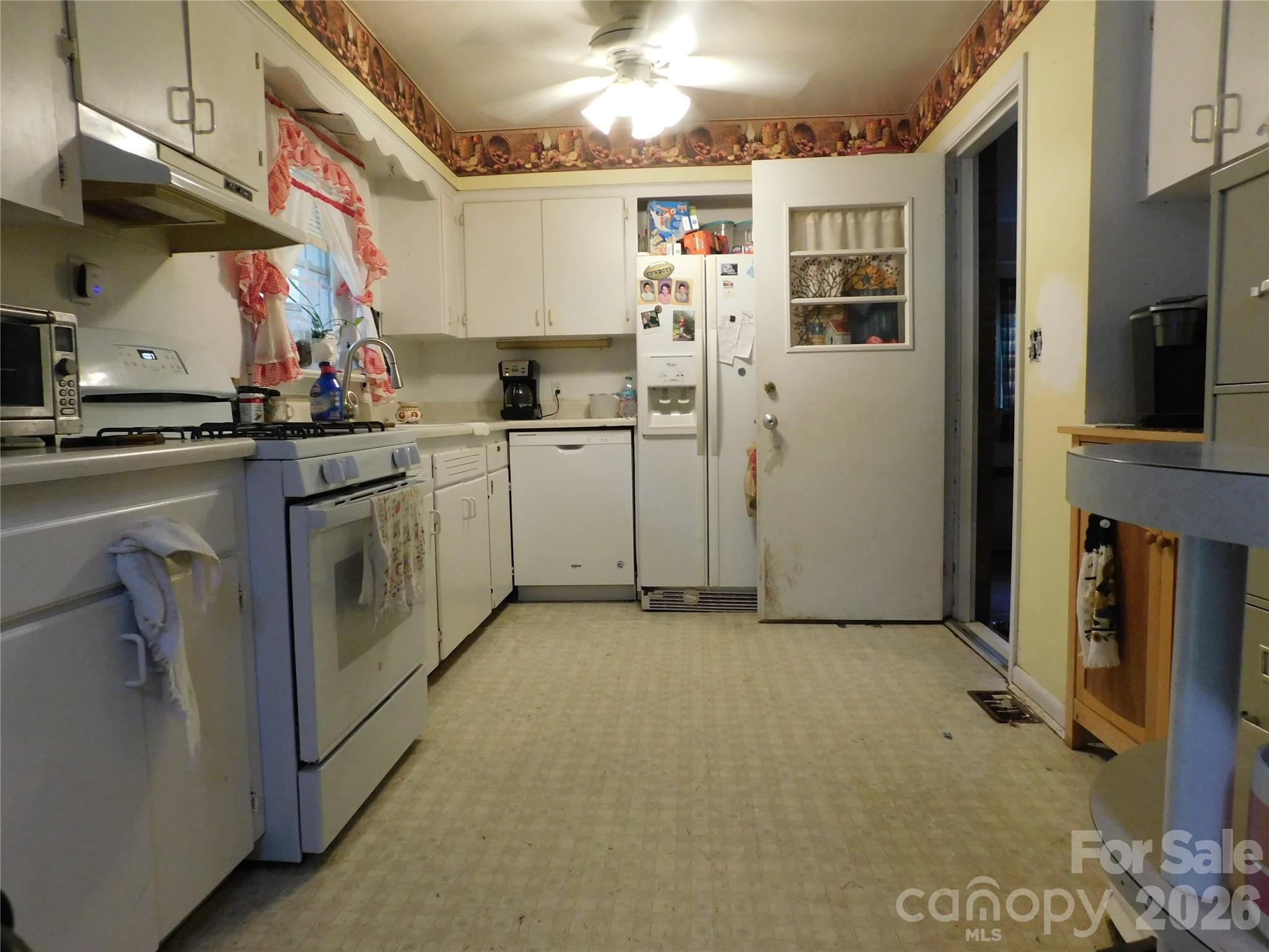 124 Jeff Street — Hendersonville