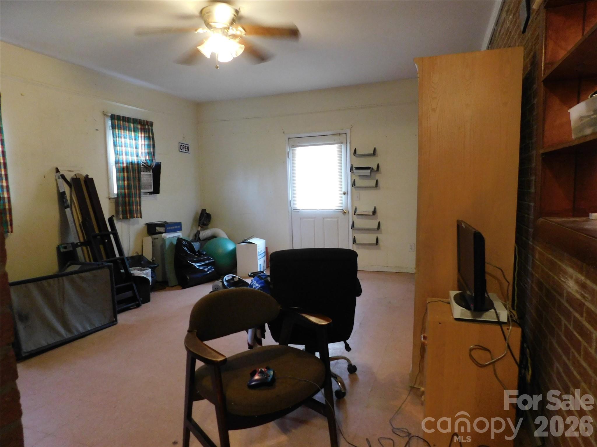 124 Jeff Street — Hendersonville
