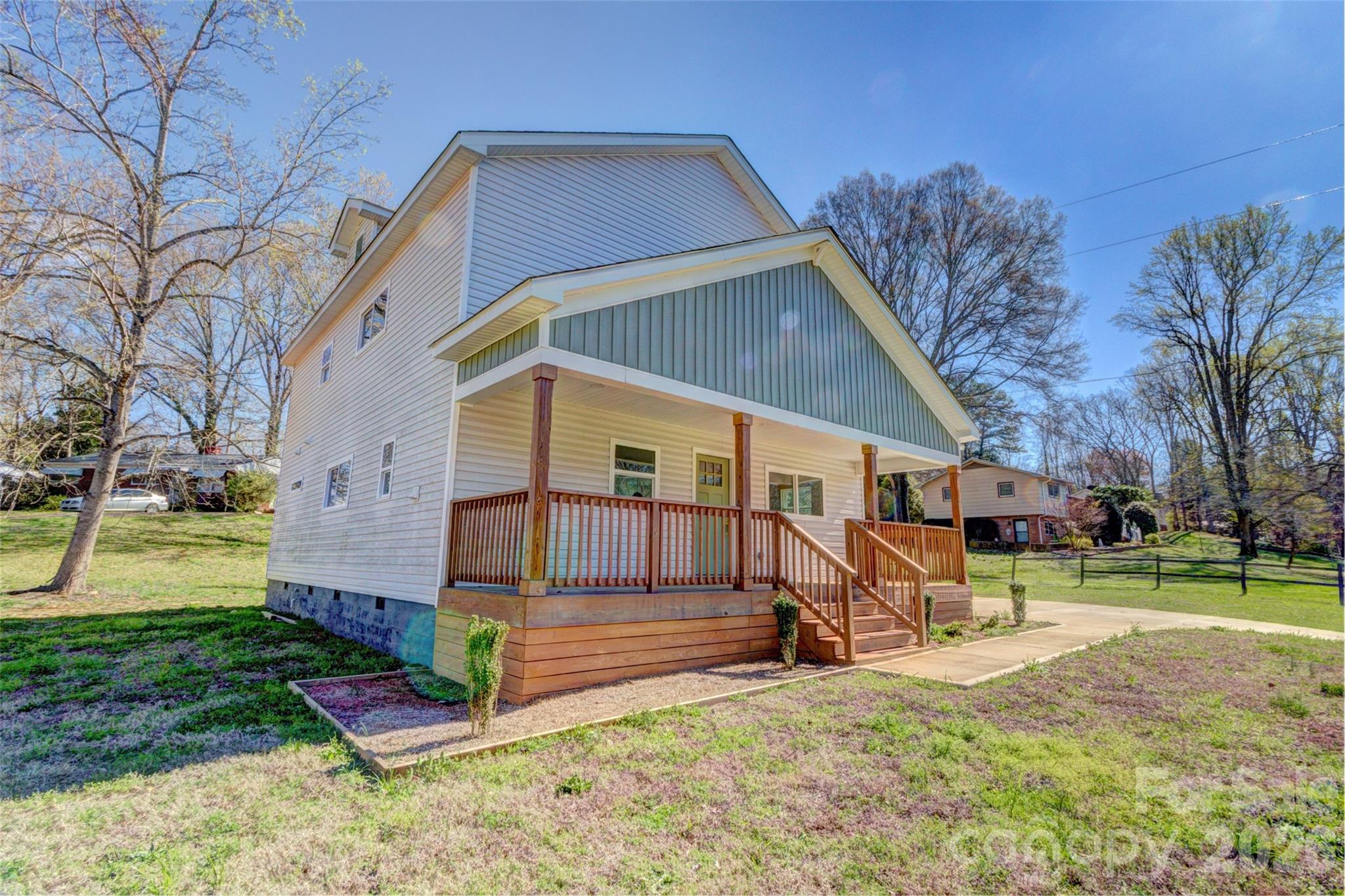 902 N Mountain Street — Cherryville