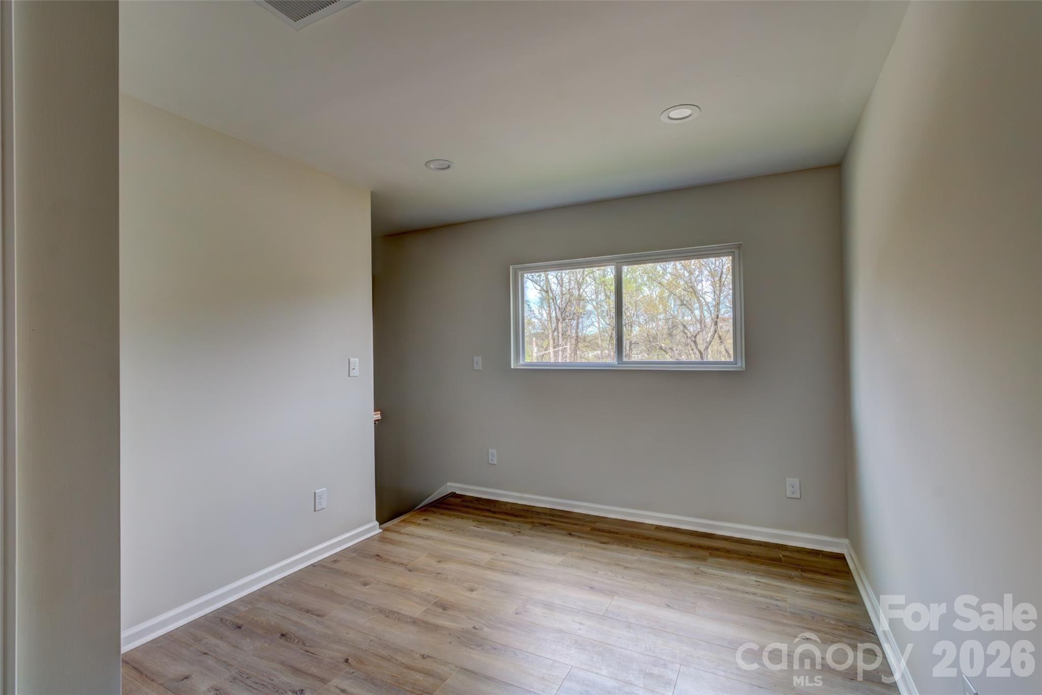 902 N Mountain Street — Cherryville