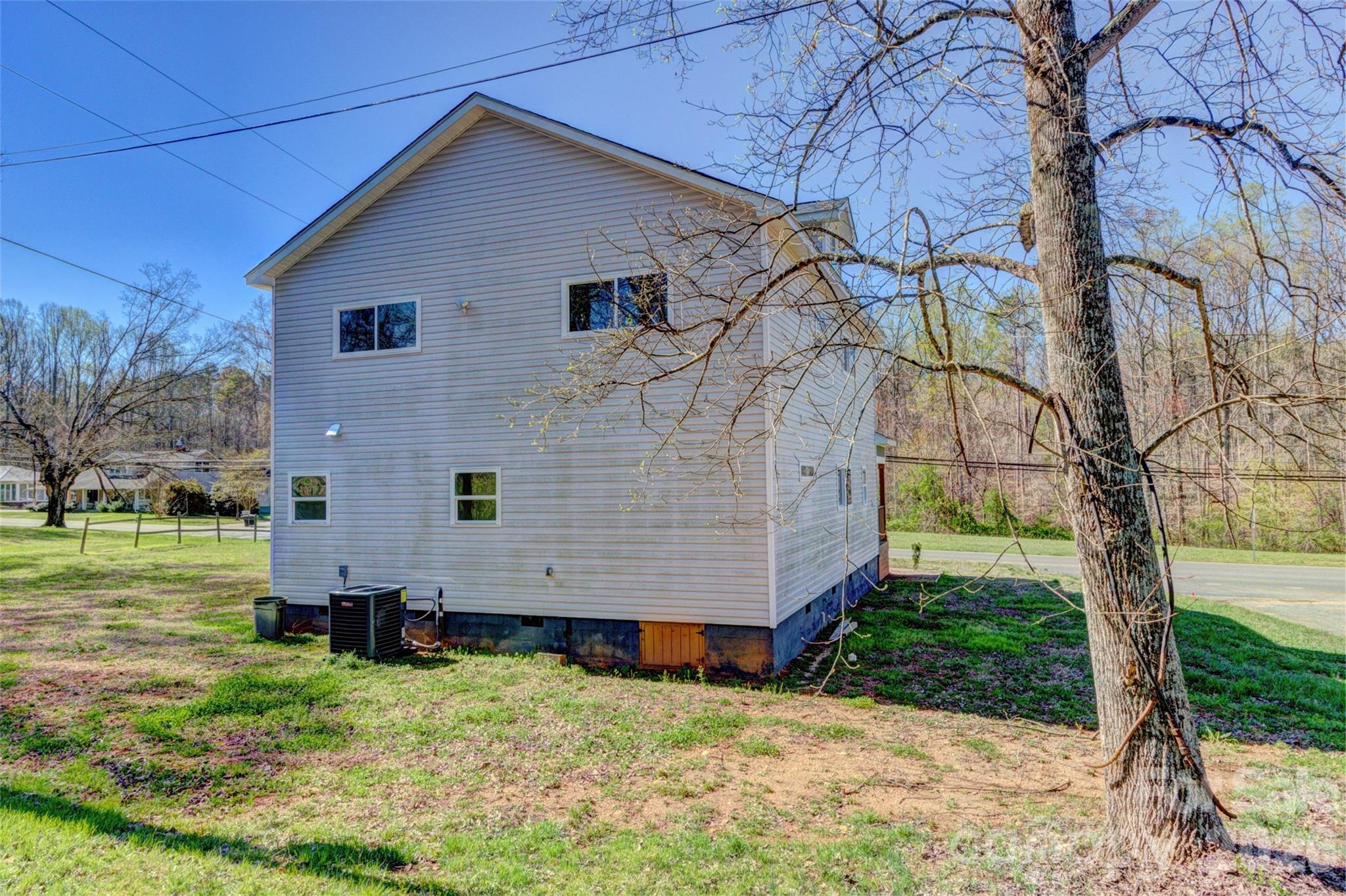 902 N Mountain Street — Cherryville
