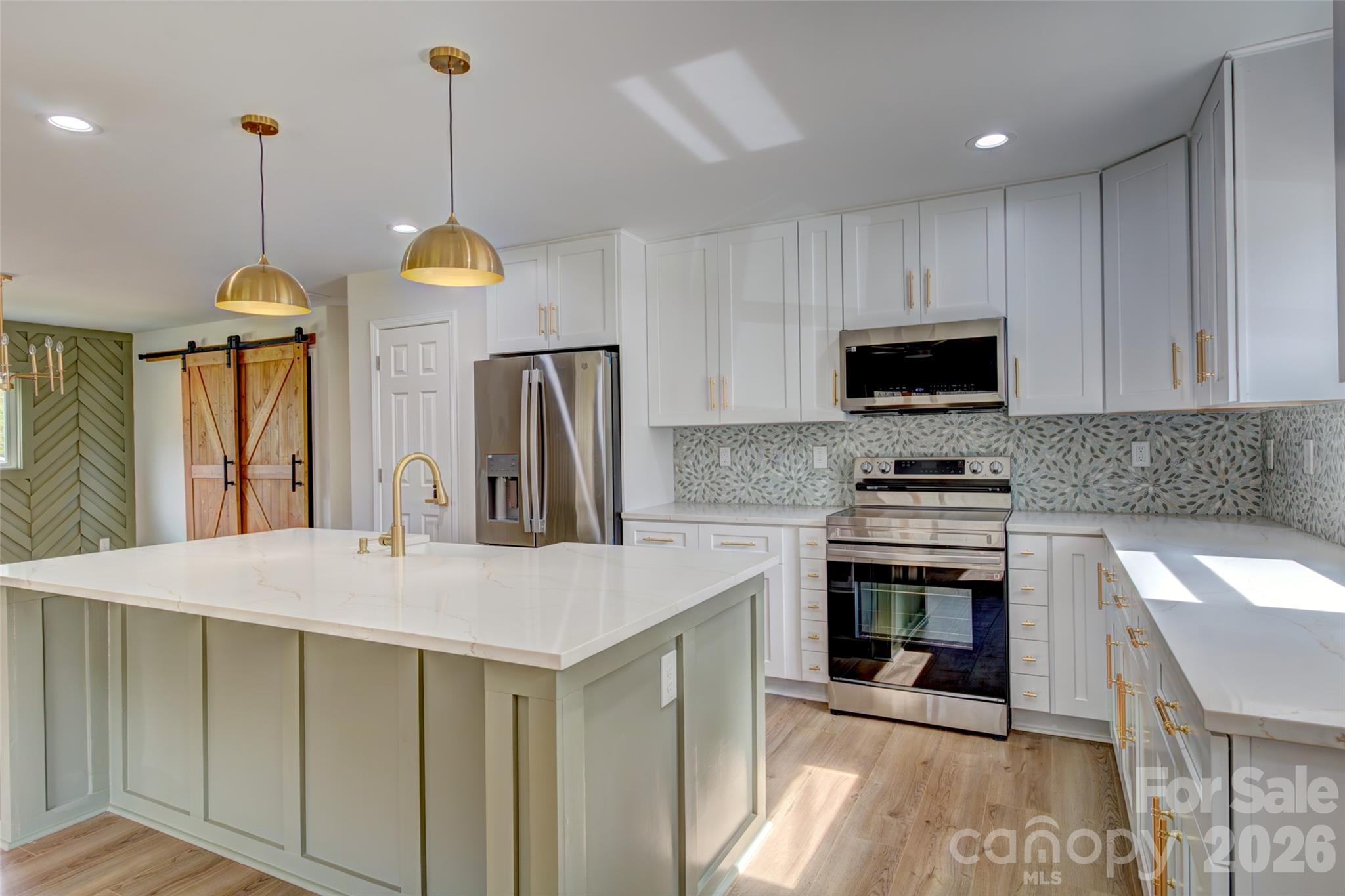 902 N Mountain Street — Cherryville