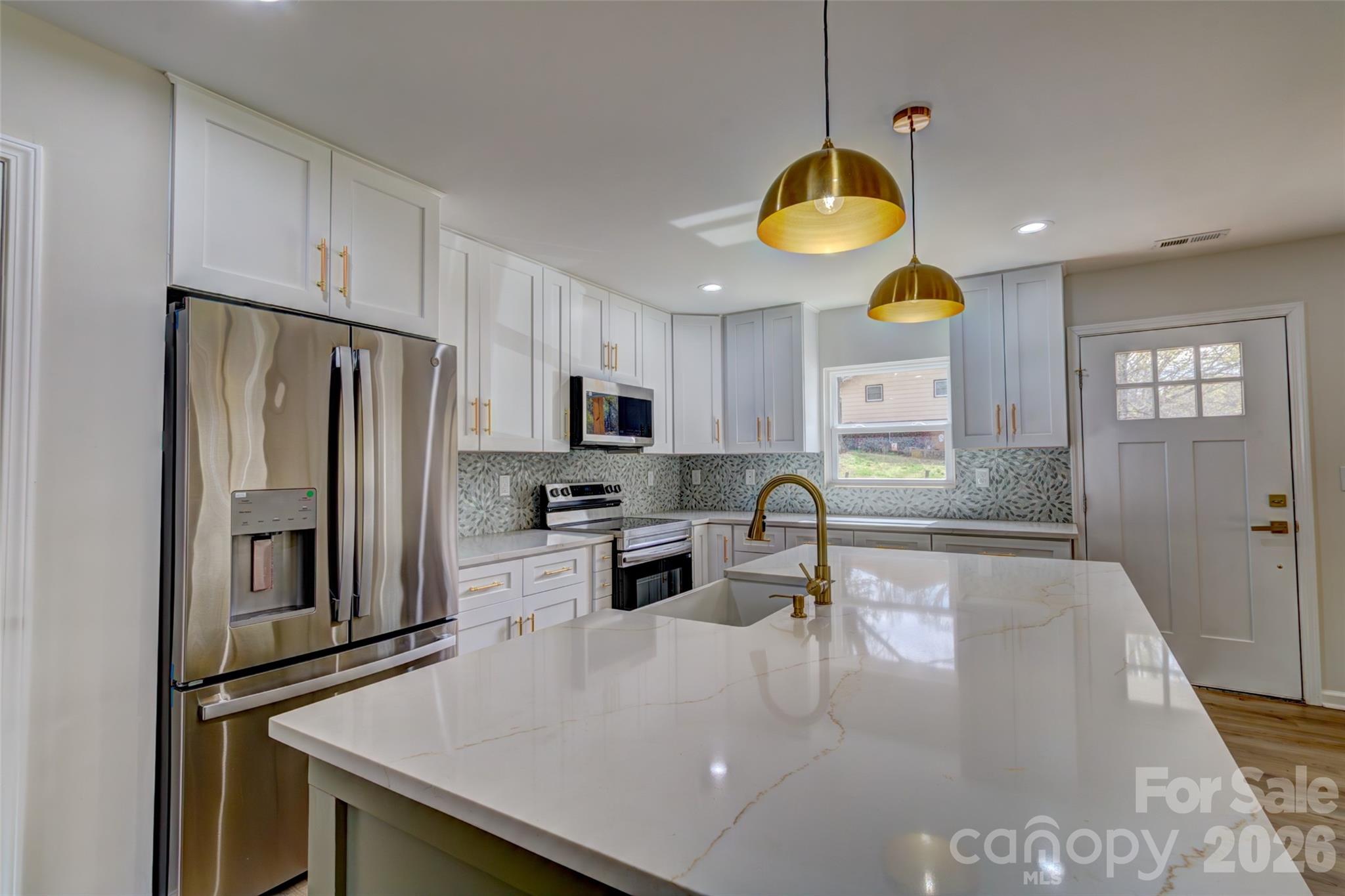 902 N Mountain Street — Cherryville