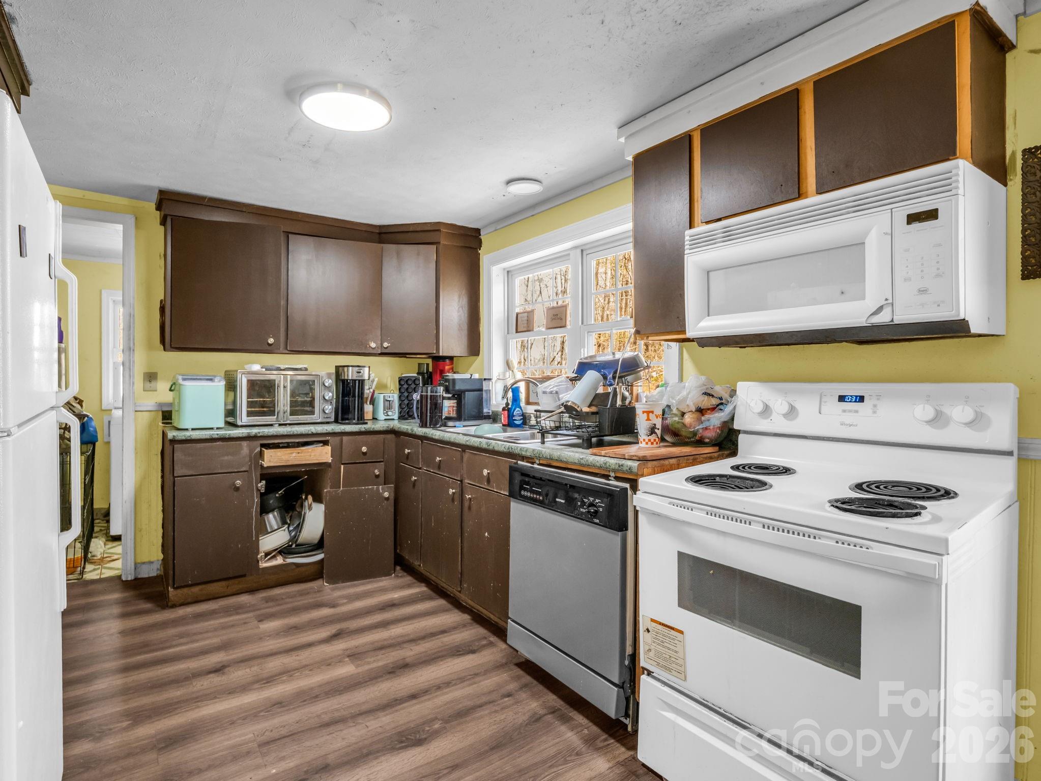 140 Fire Tower Road — Mill Spring