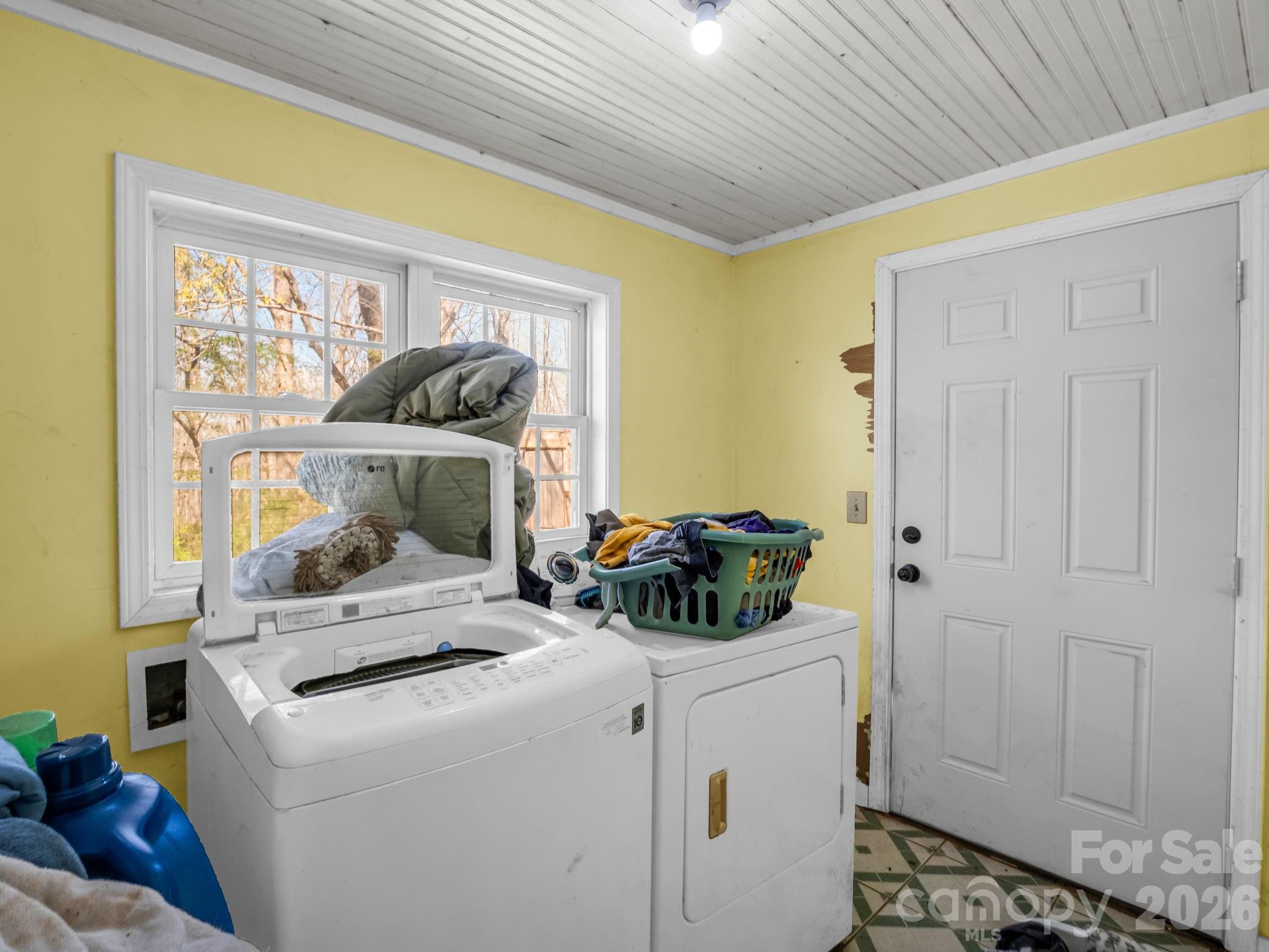 140 Fire Tower Road — Mill Spring