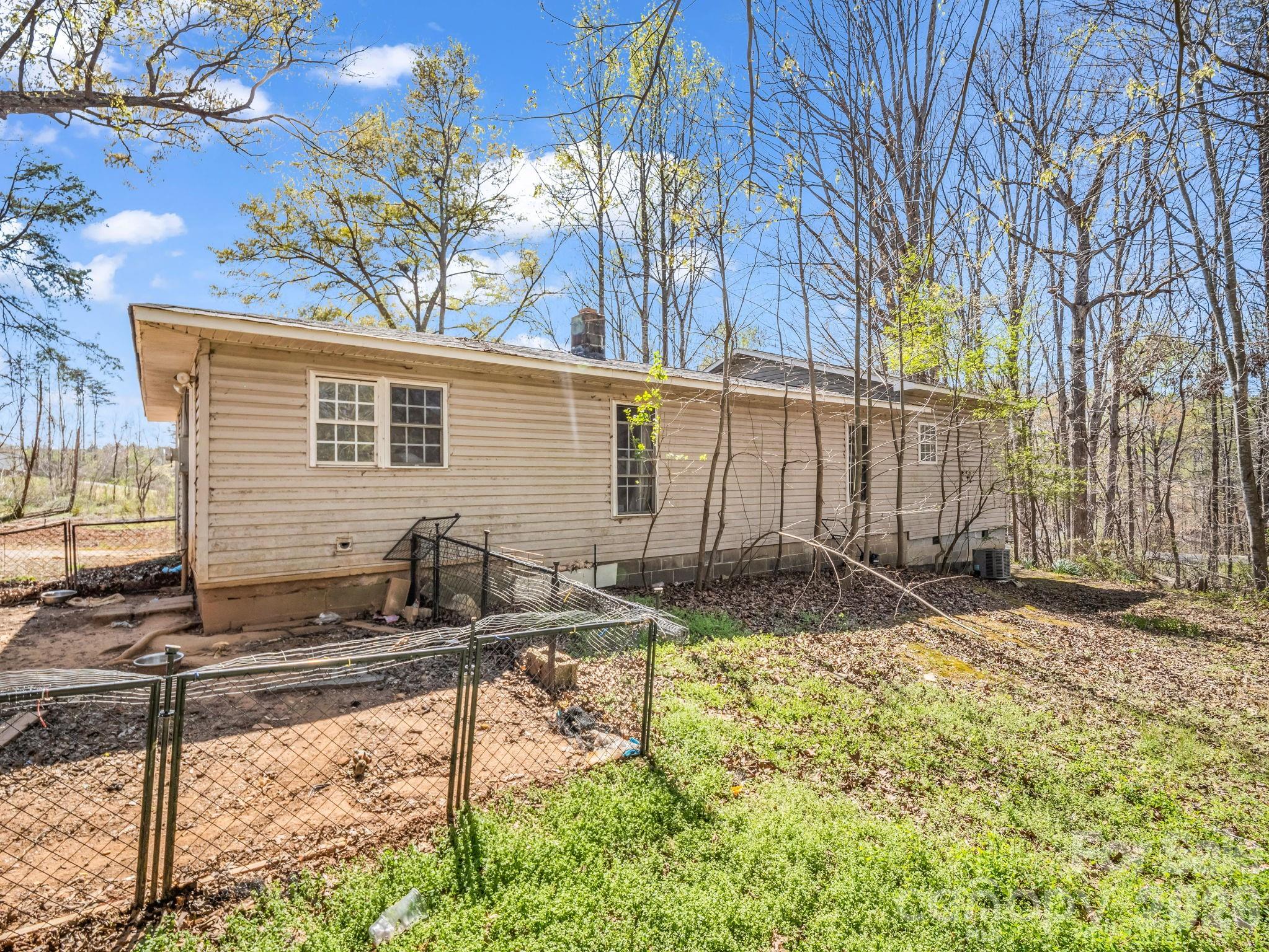 140 Fire Tower Road — Mill Spring