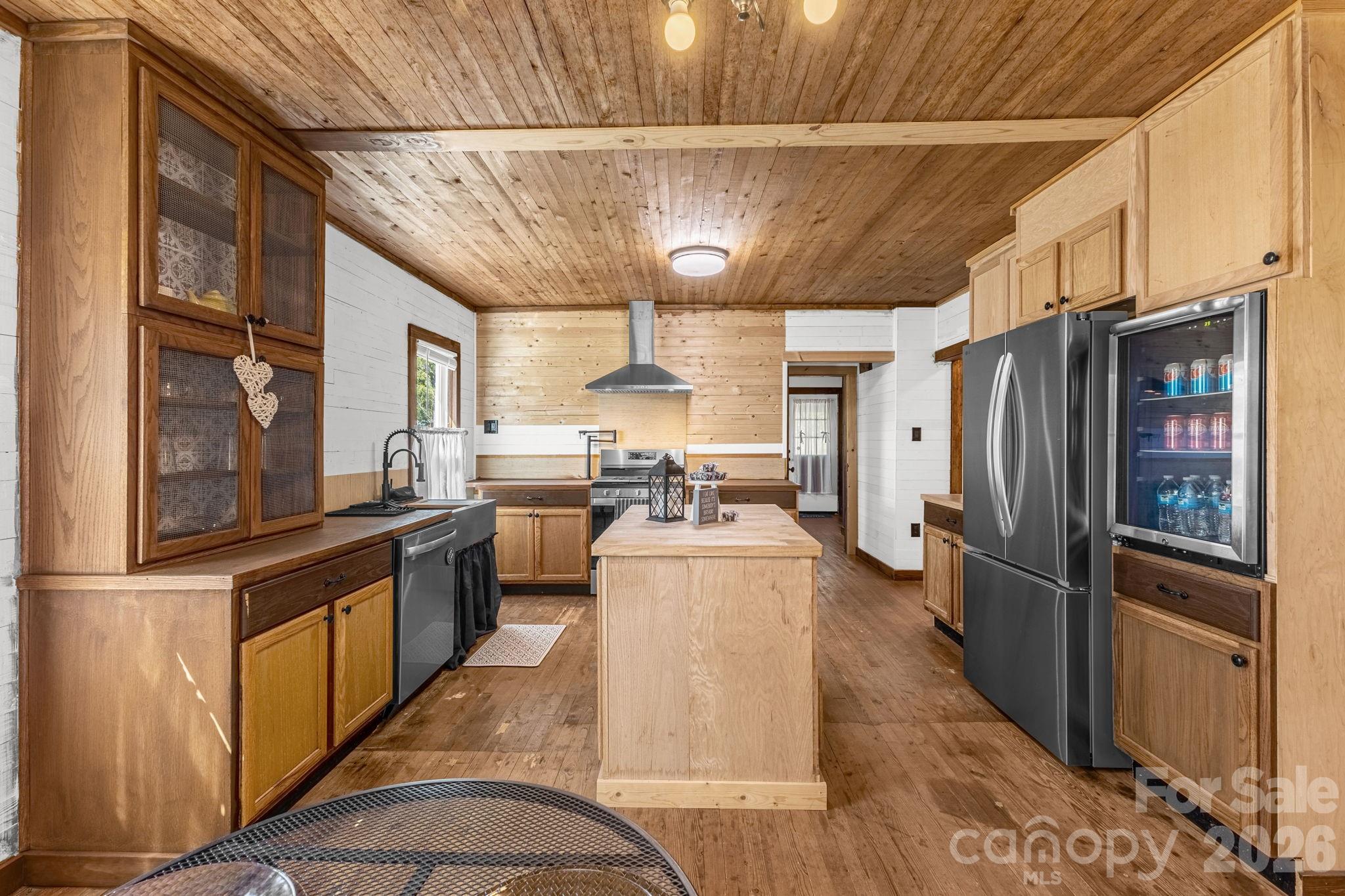 98 Poplar Springs Road — Hiddenite