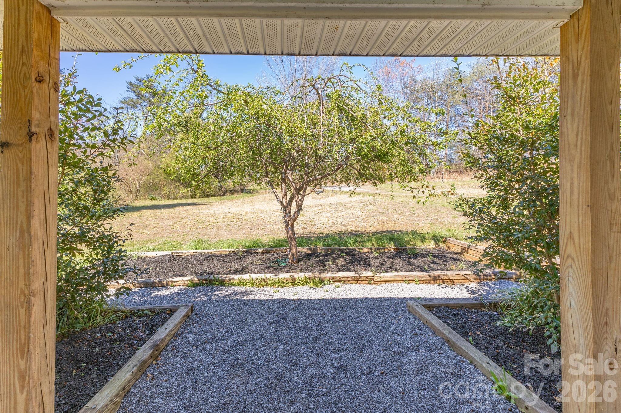 98 Poplar Springs Road — Hiddenite