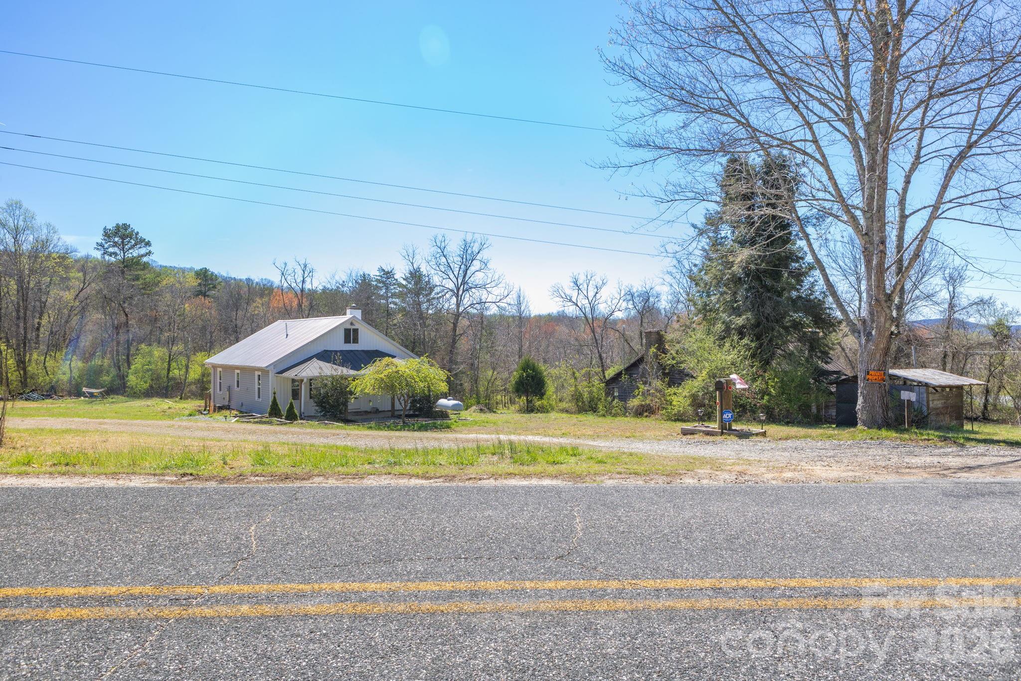 98 Poplar Springs Road — Hiddenite