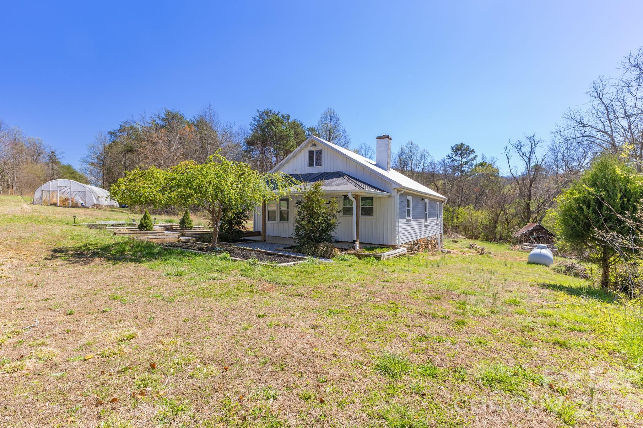 98 Poplar Springs Road — Hiddenite