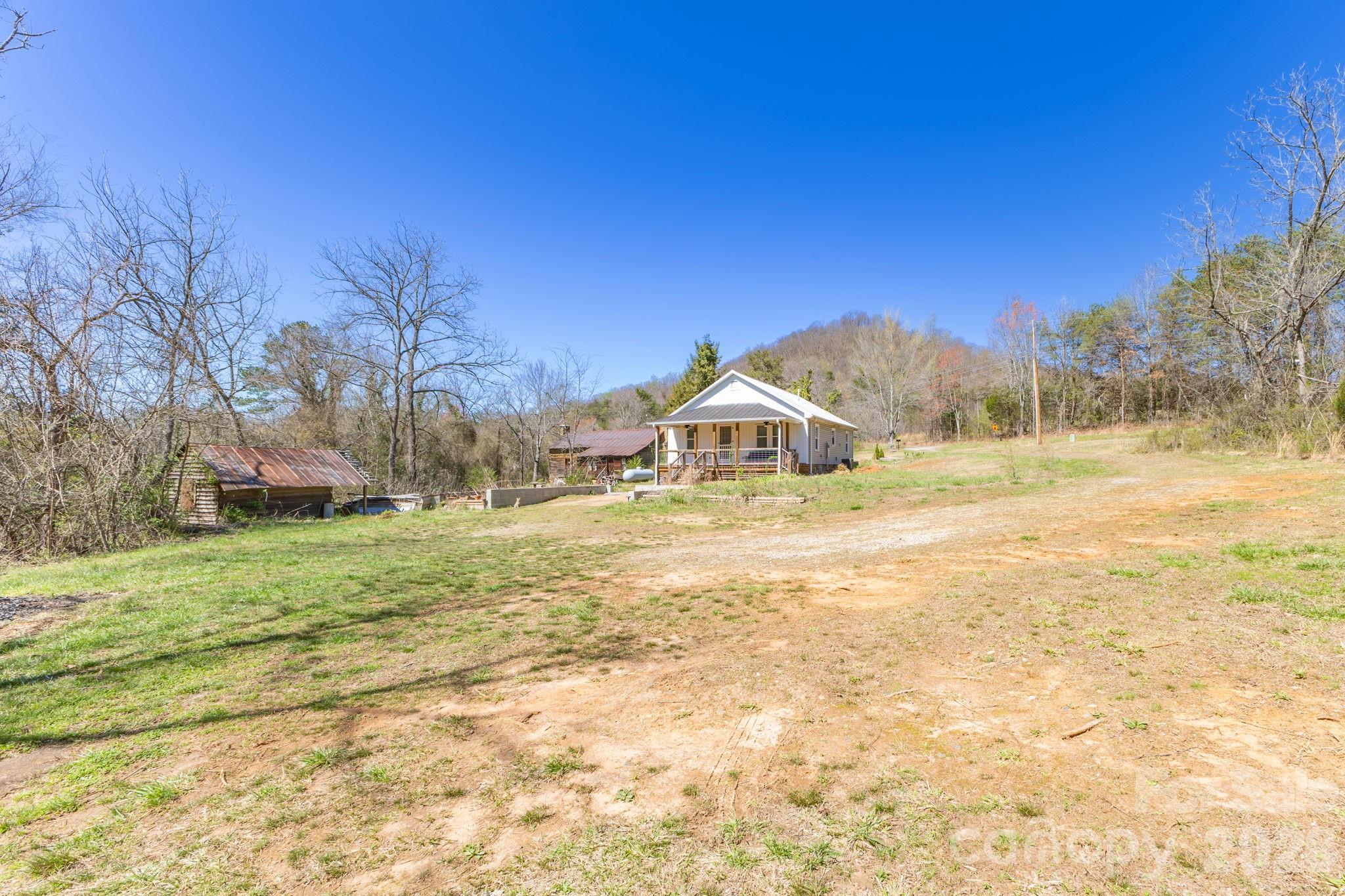 98 Poplar Springs Road — Hiddenite