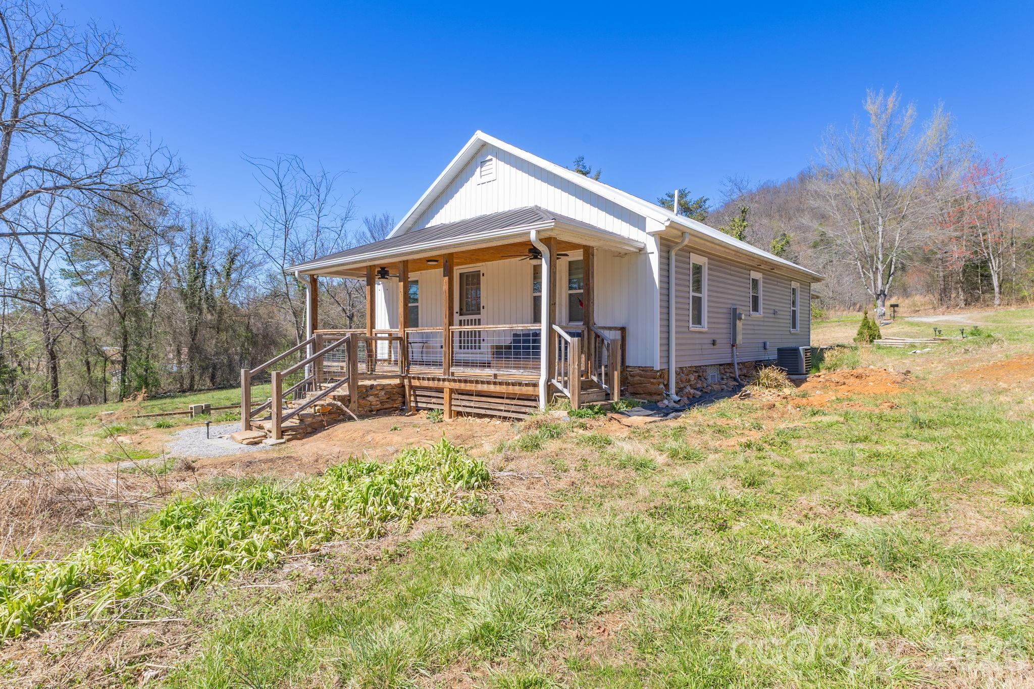98 Poplar Springs Road — Hiddenite