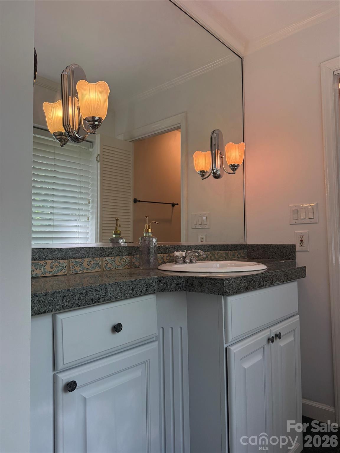 1323 Queens Road — Charlotte