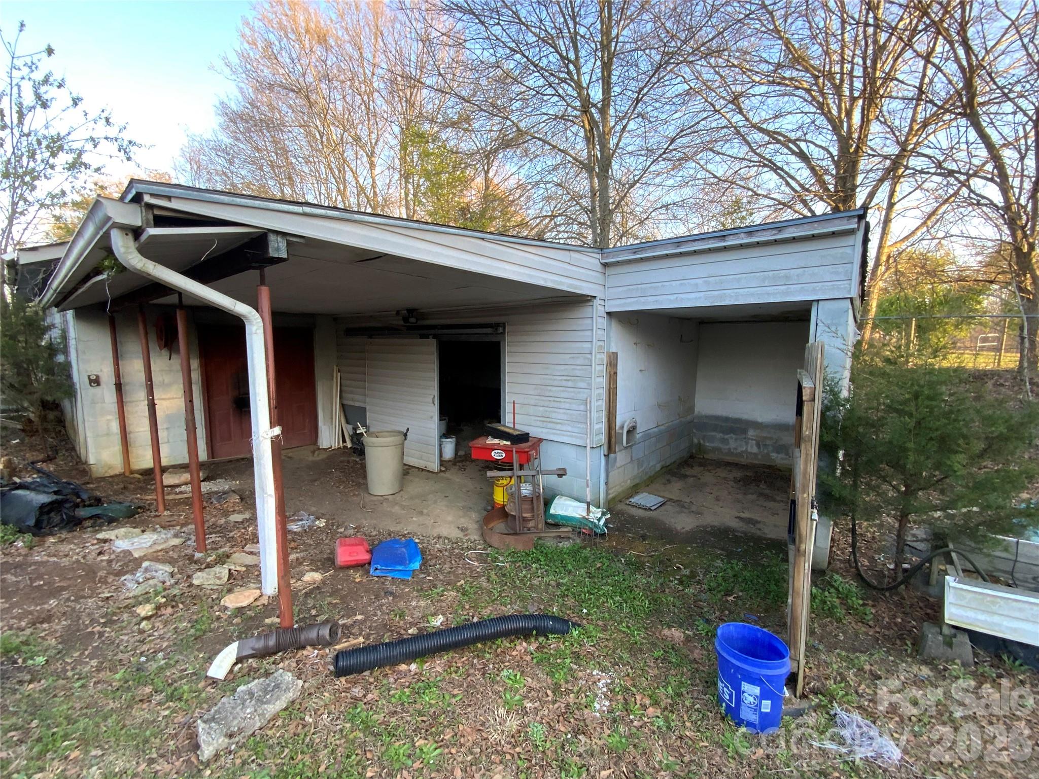 154 Lovelace Road — Forest City