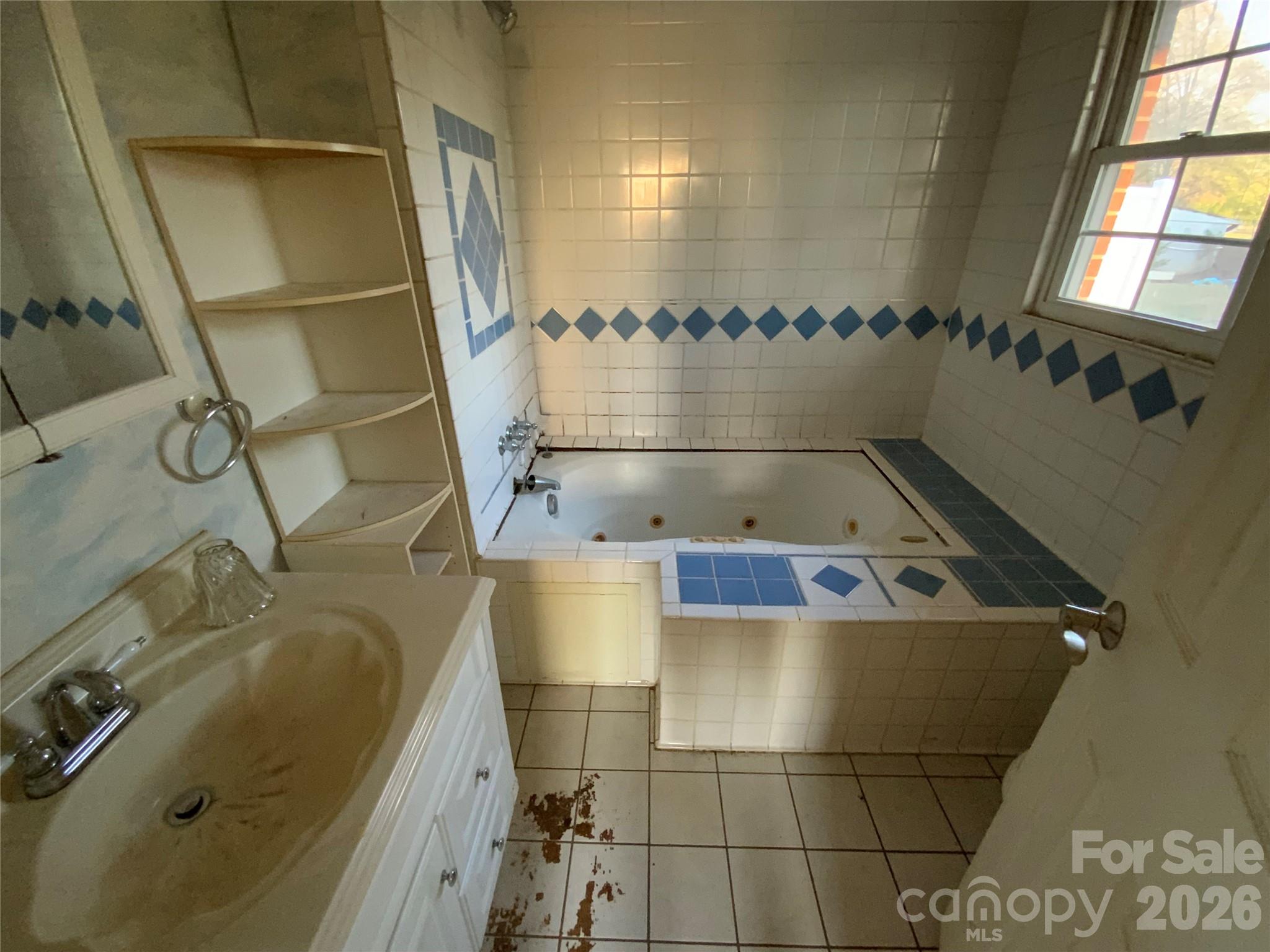 154 Lovelace Road — Forest City