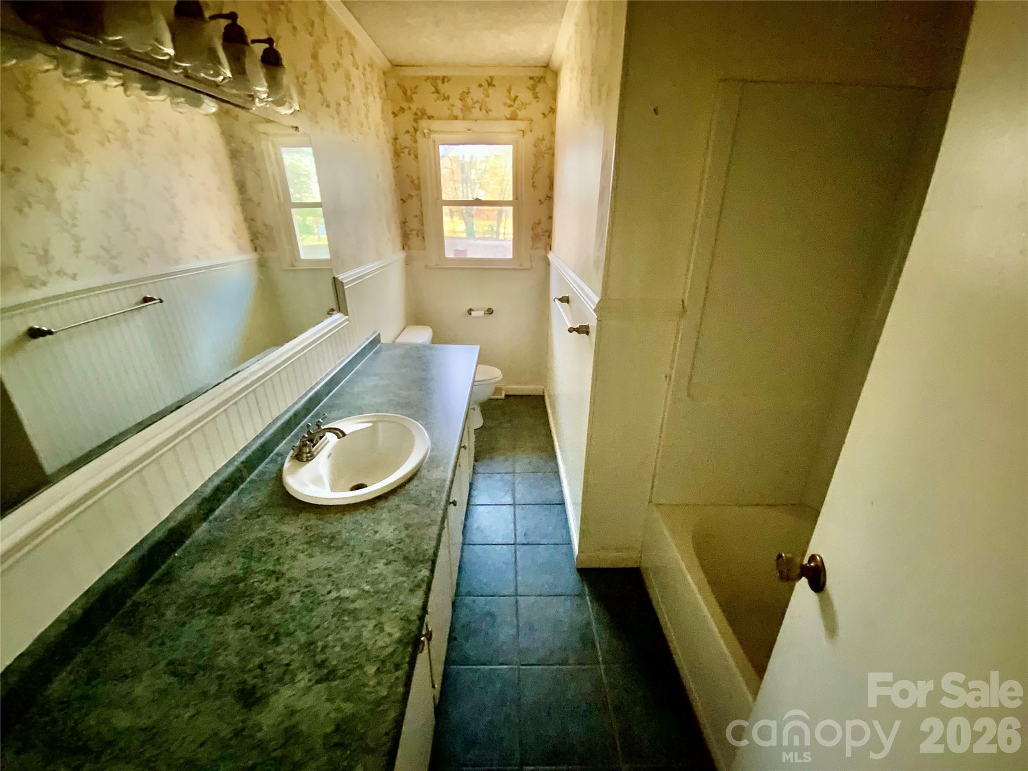 154 Lovelace Road — Forest City