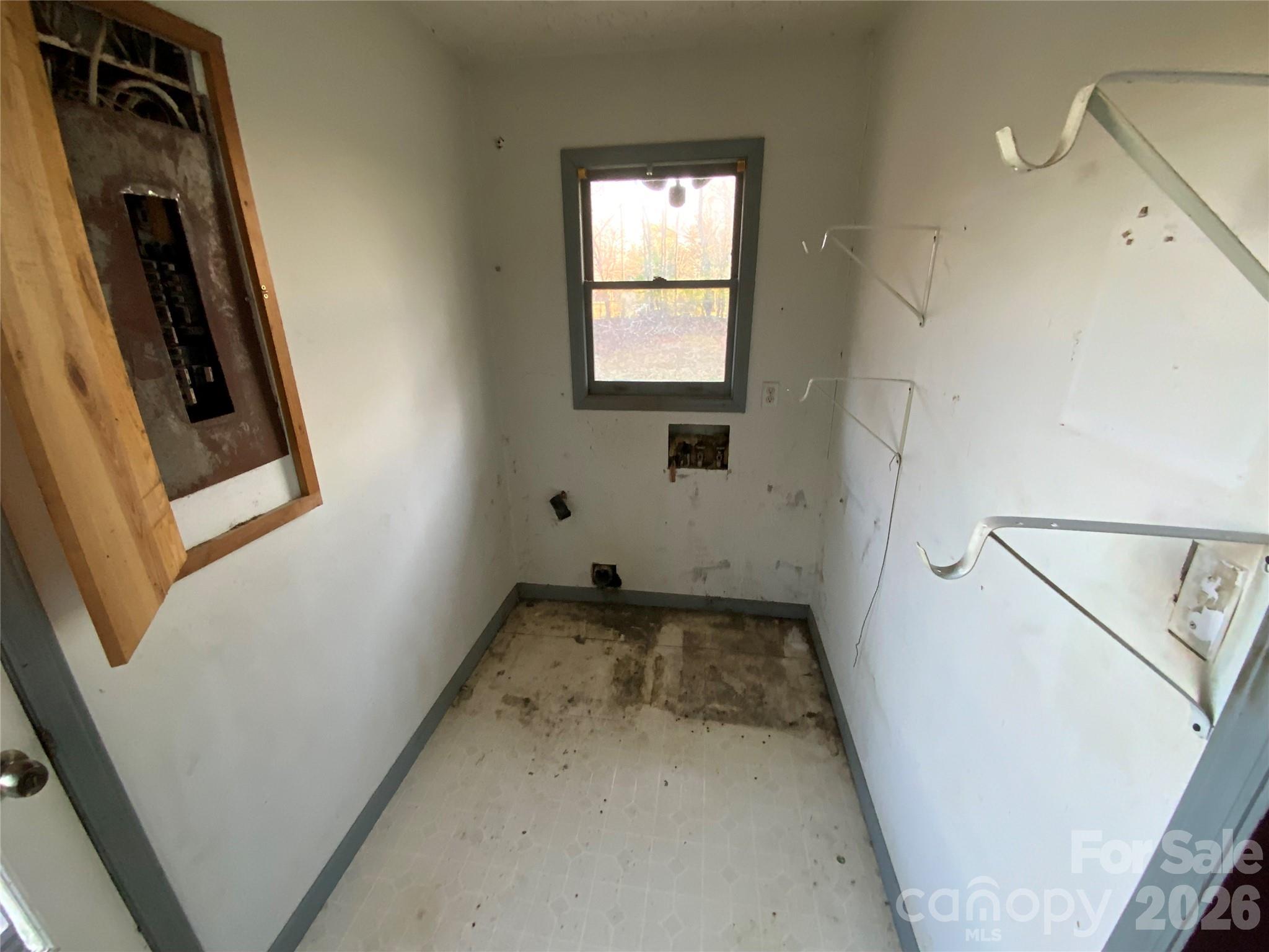 154 Lovelace Road — Forest City
