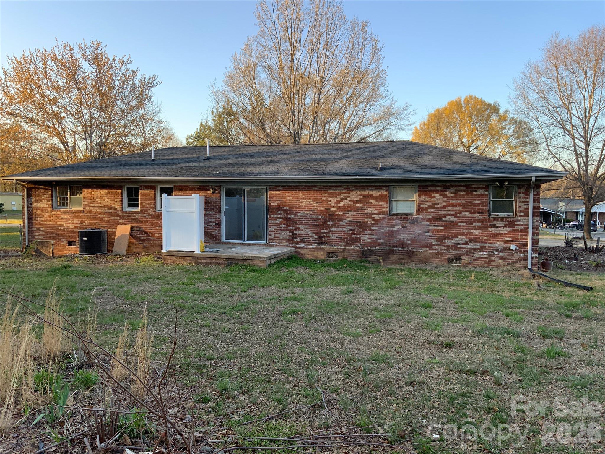 154 Lovelace Road — Forest City