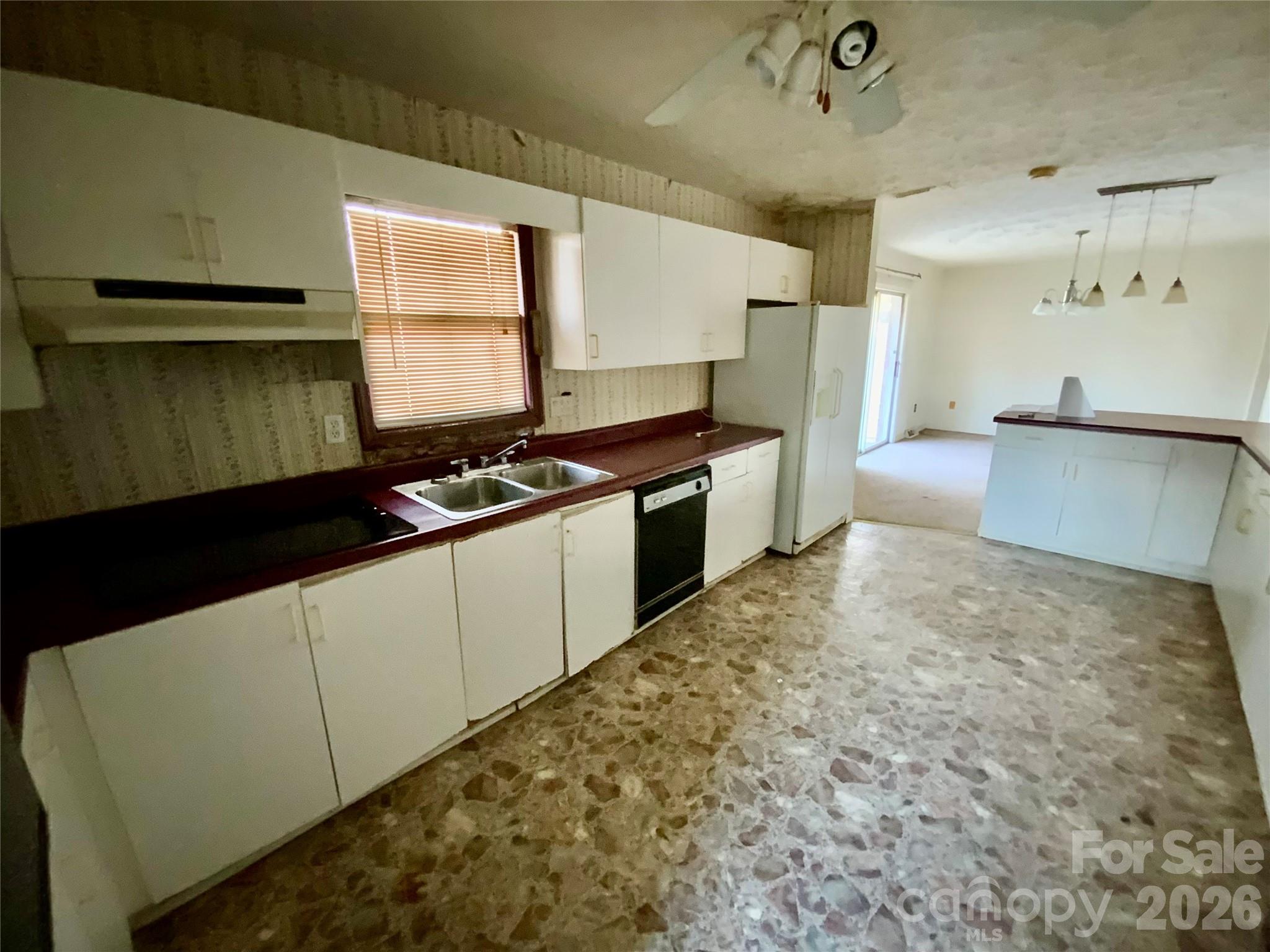 154 Lovelace Road — Forest City