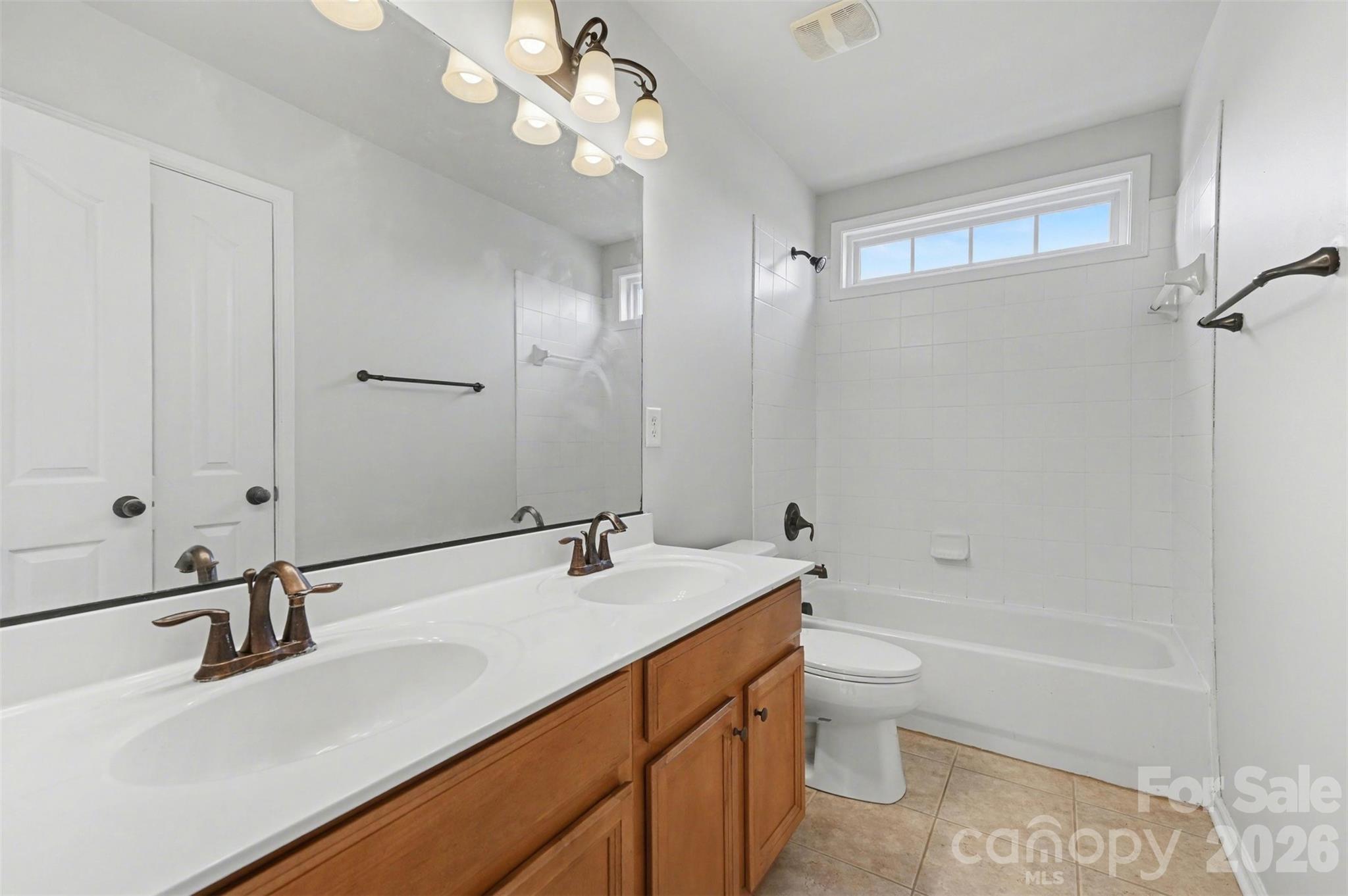 7512 Chasewater Drive — Harrisburg