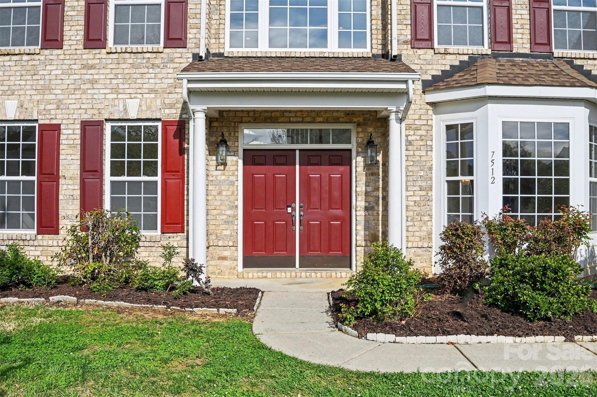 7512 Chasewater Drive — Harrisburg
