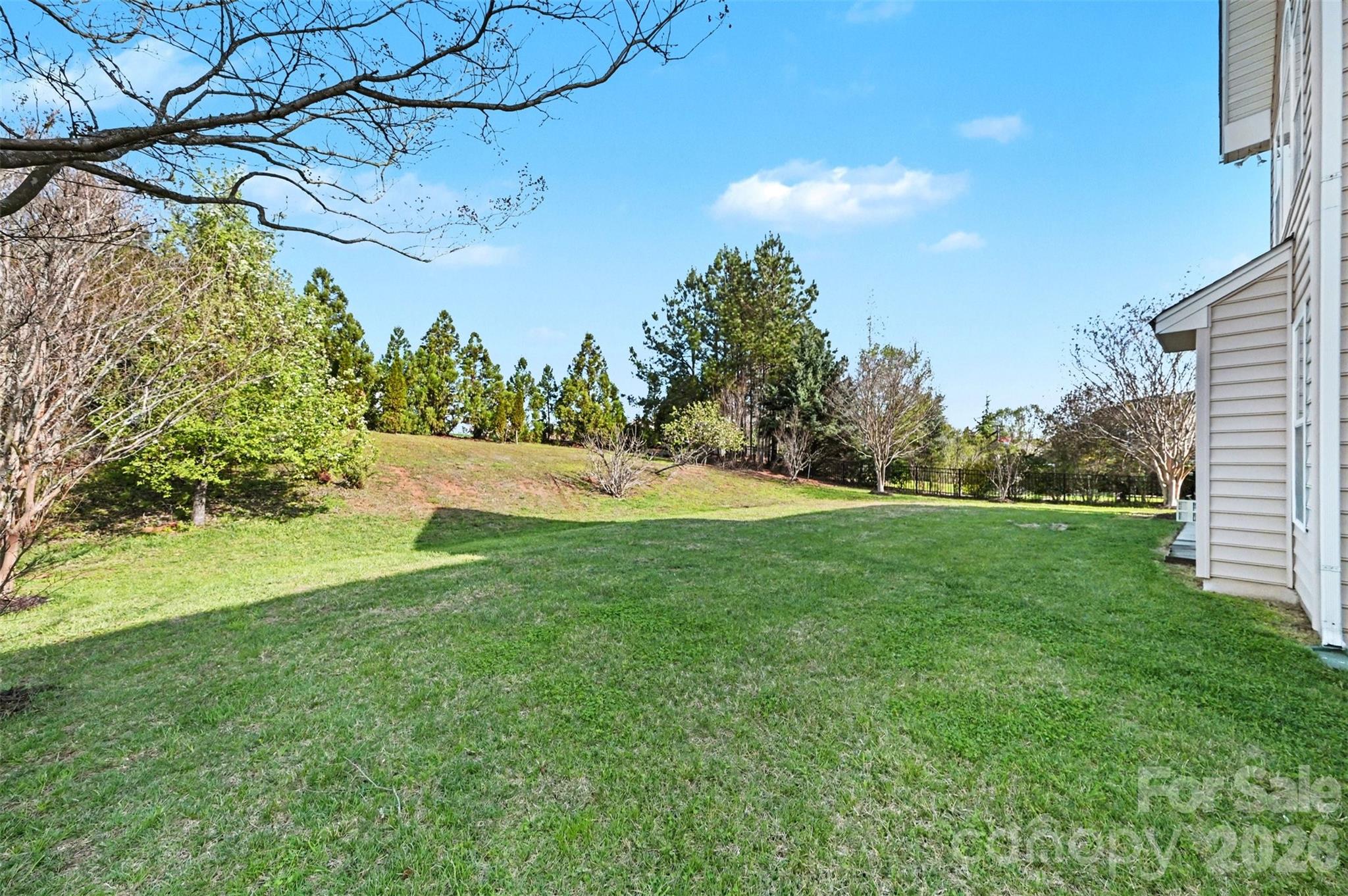 7512 Chasewater Drive — Harrisburg