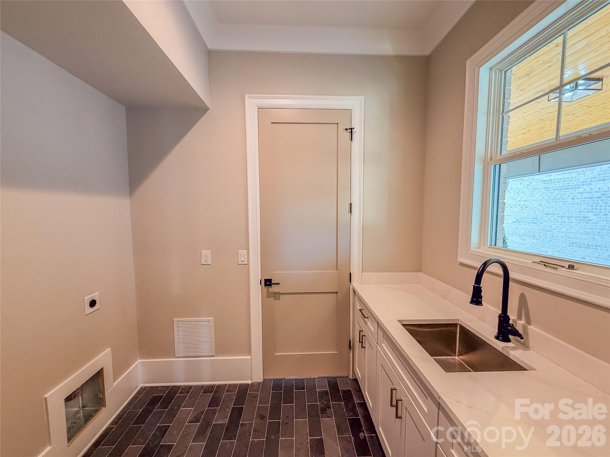 4822 Walker Road — Charlotte