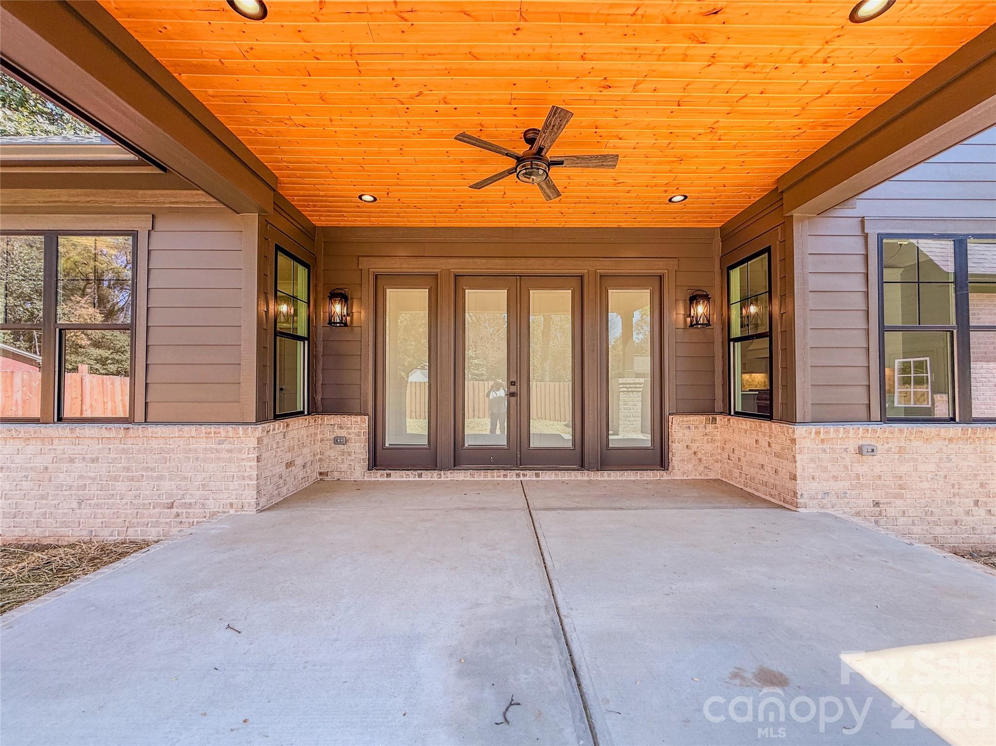 4822 Walker Road — Charlotte