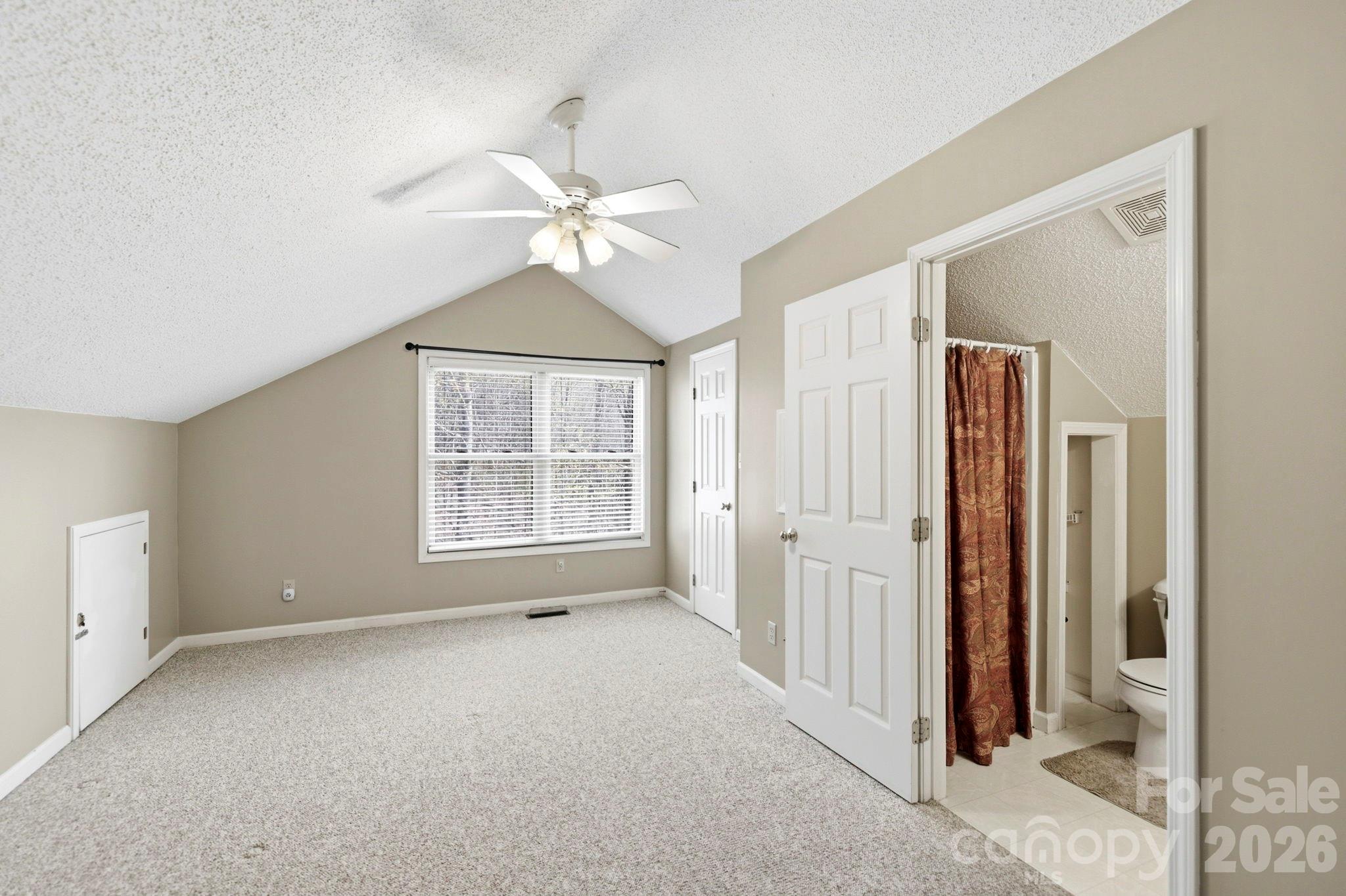 1489 Round Mountain Road — Brevard