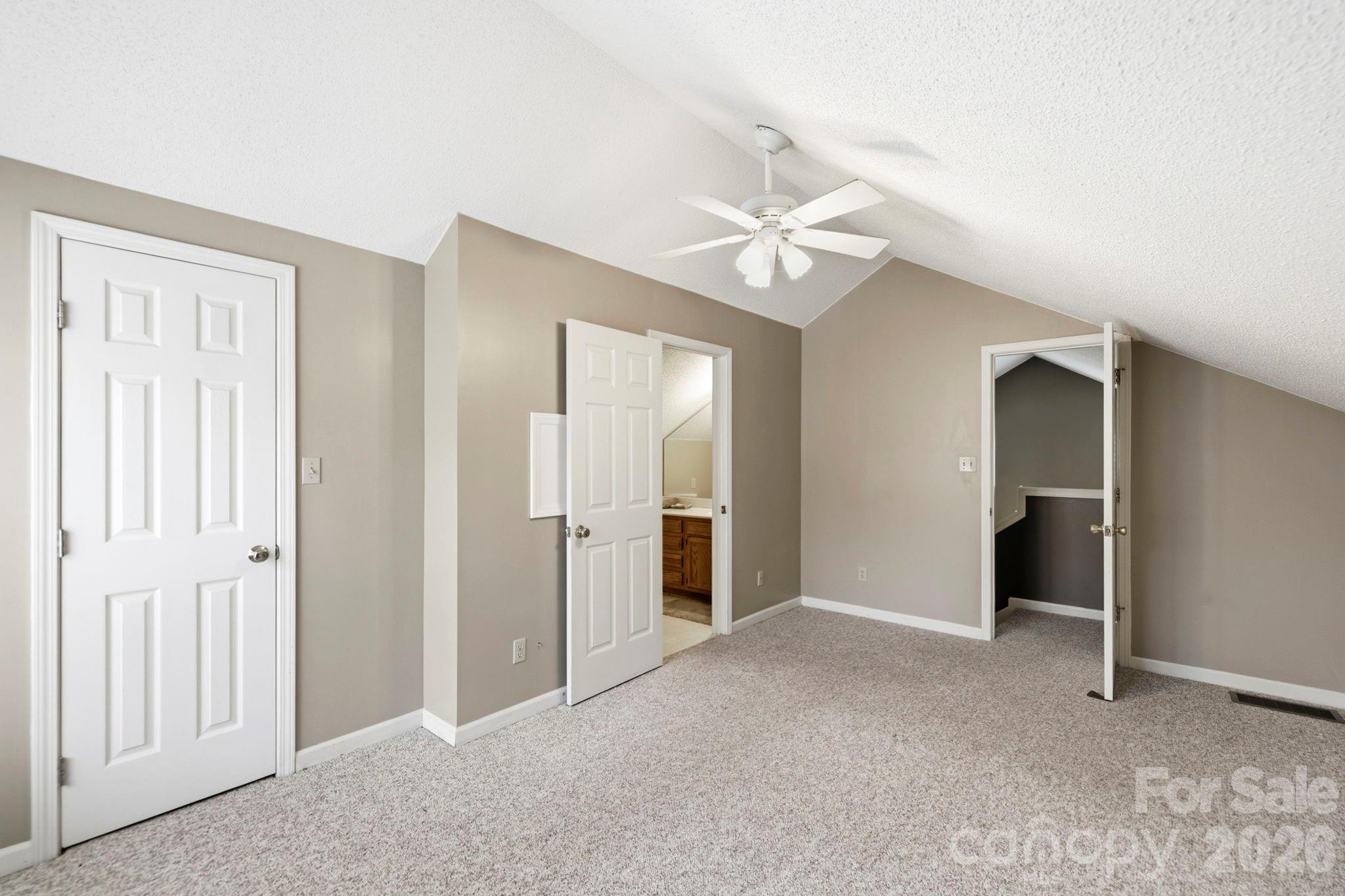 1489 Round Mountain Road — Brevard